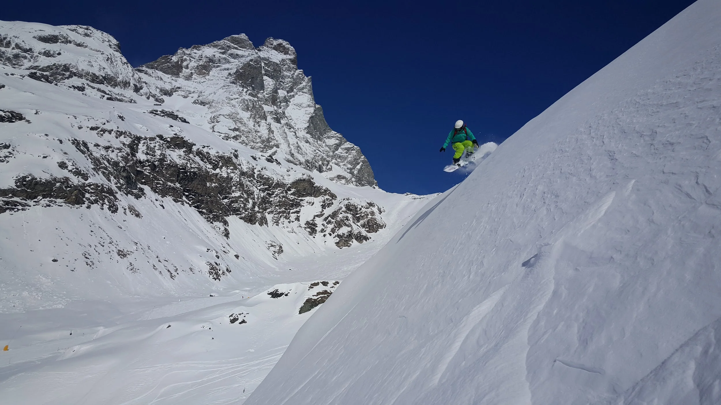 Top Beginner Snowboard Tricks to Try on your Chamonix Winter Break...