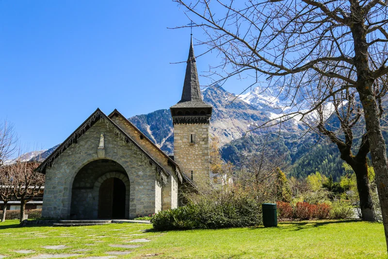 les-praz-de-chamonix-ot-vallee-de-chamonix-salome-abrial-800px la cordee