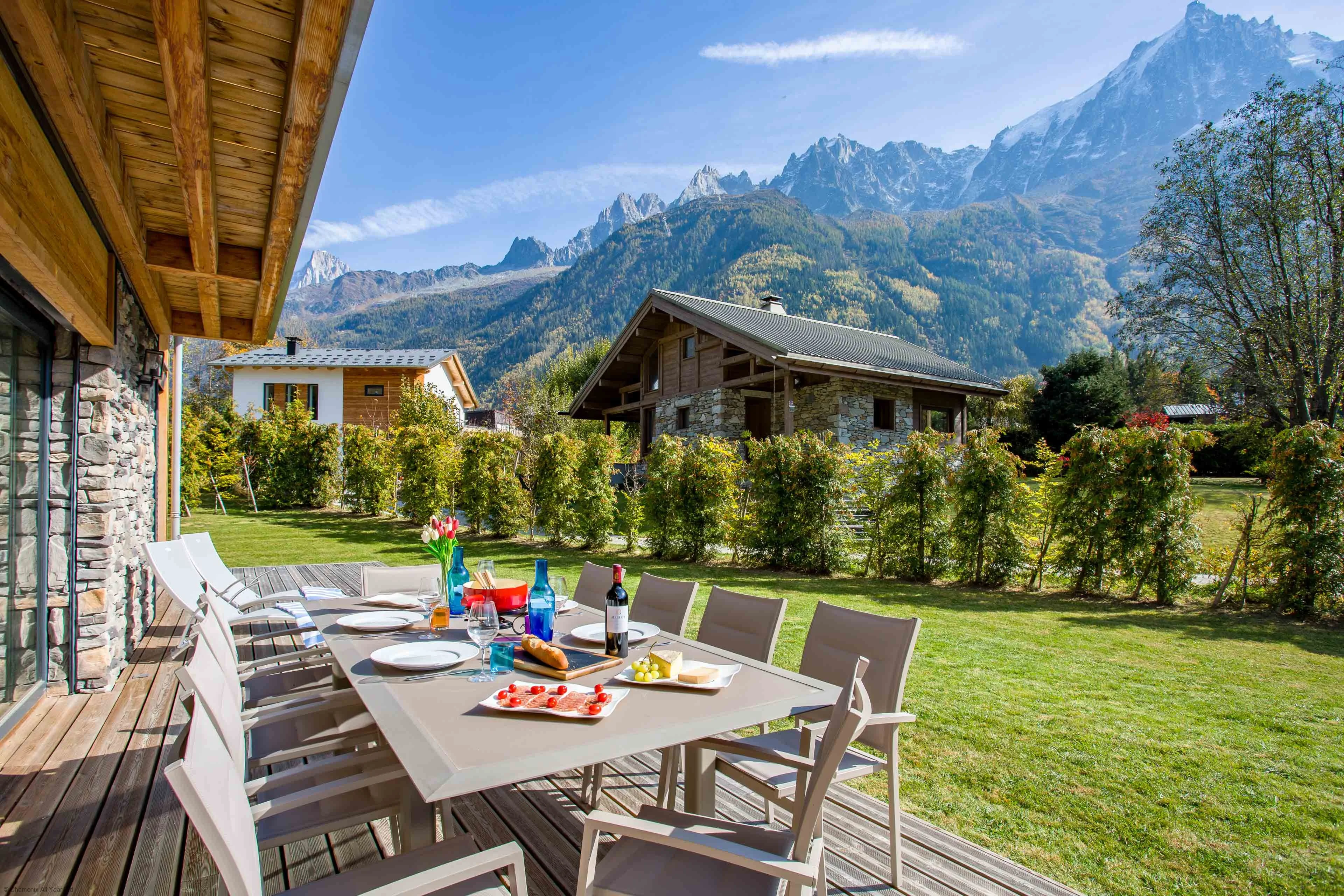 Light lunch in a green garden in a chalet with fantastic mountain views