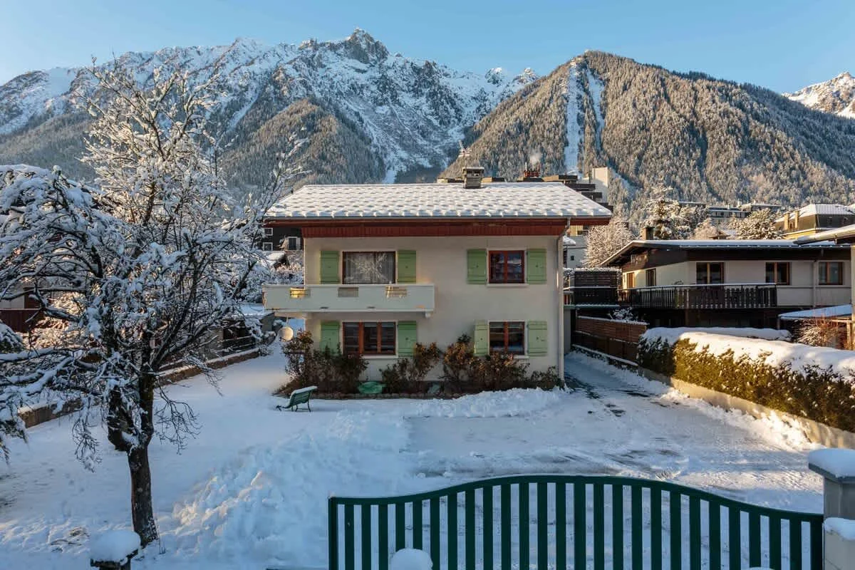 Ground floor apartment in Chalet building