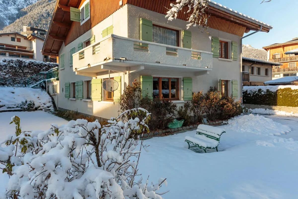 Ground floor apartment in Chalet building