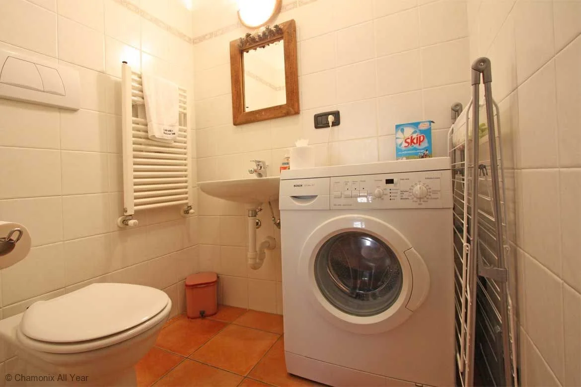 WC with washing machine