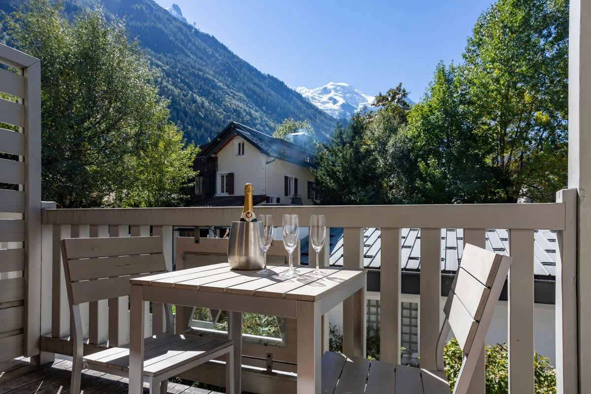 Balcony with views of Mont Blanc
