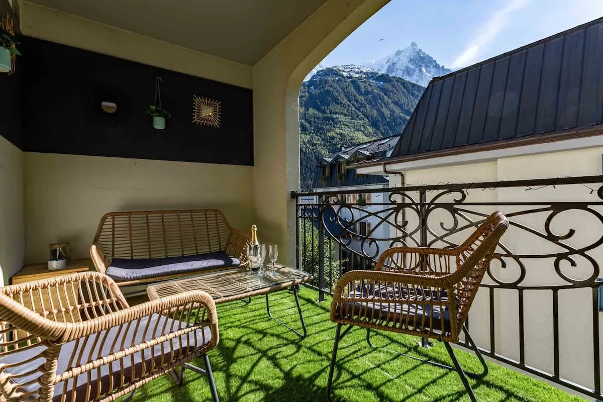 Balcony with Mont Blanc views