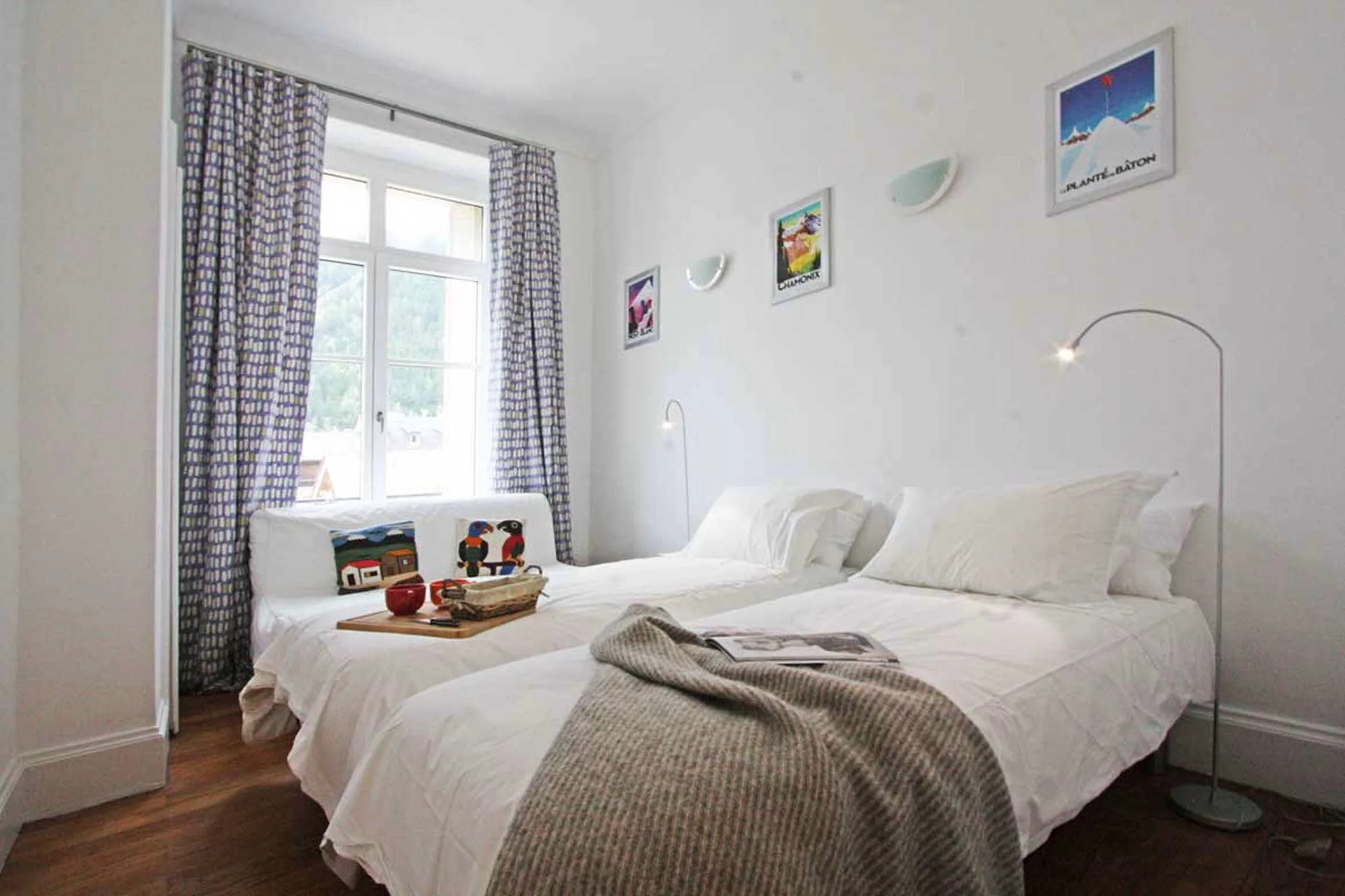 Light and airy double/twin bedroom