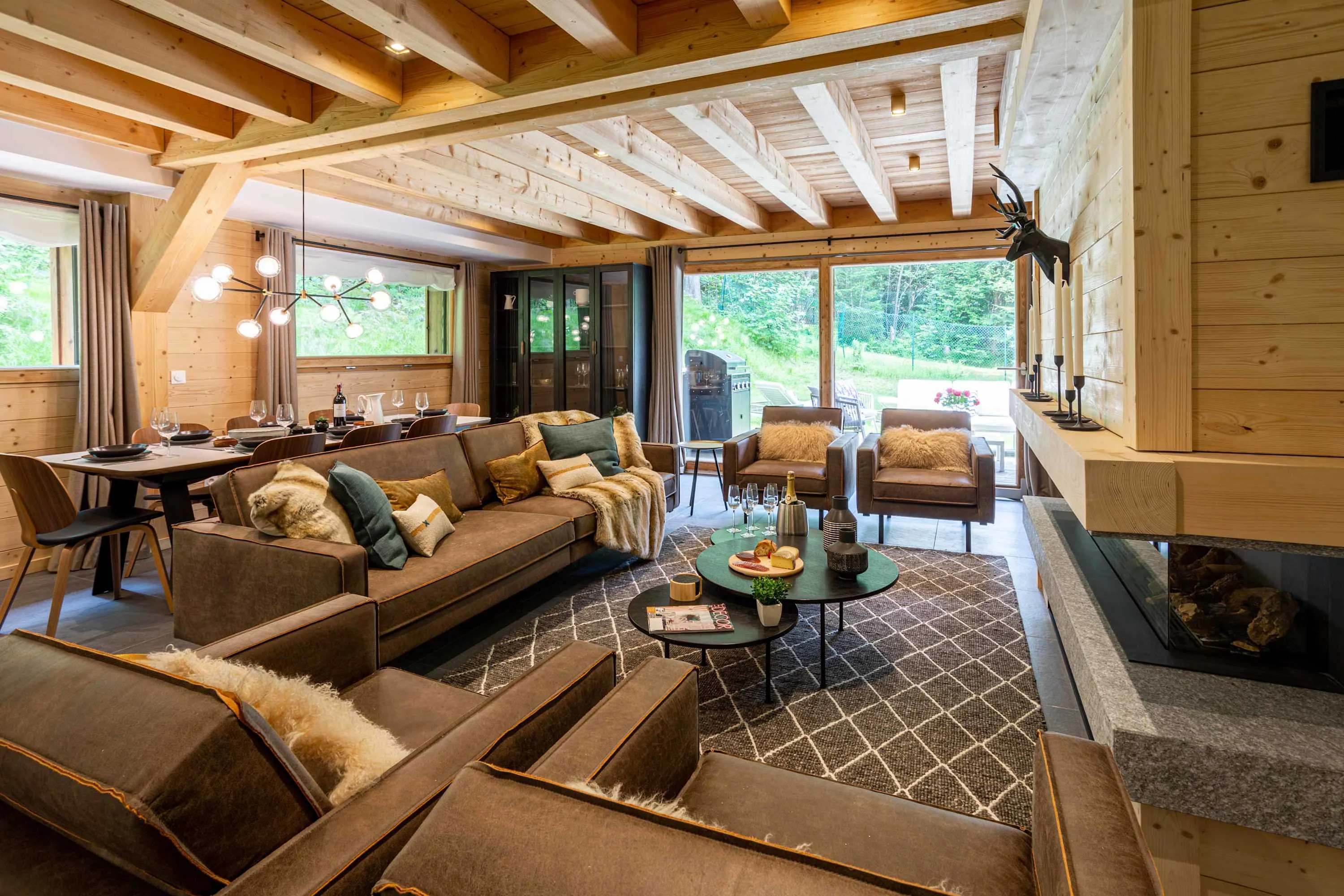 Spacious living dining room