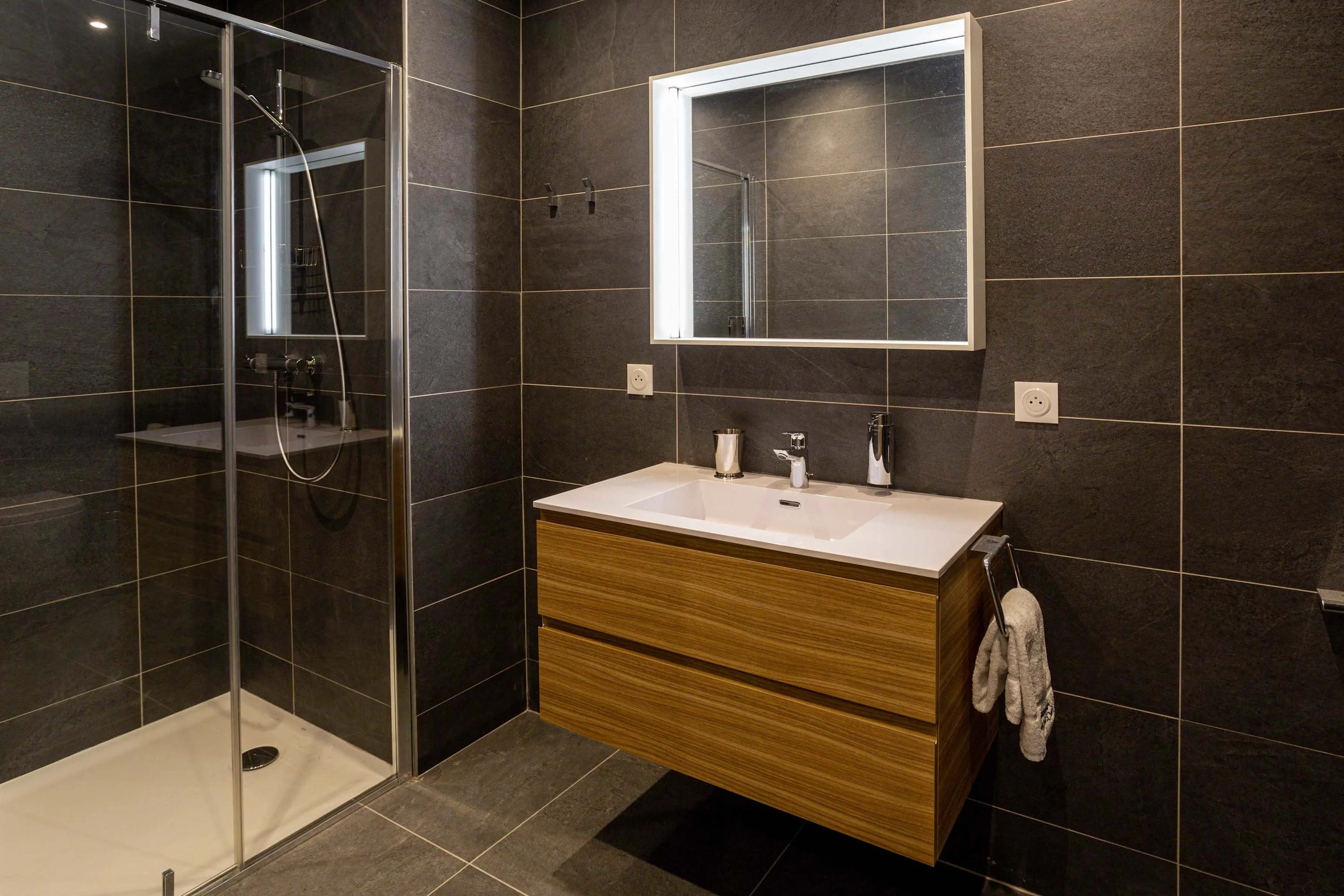 Private bathroom for twin bedroom