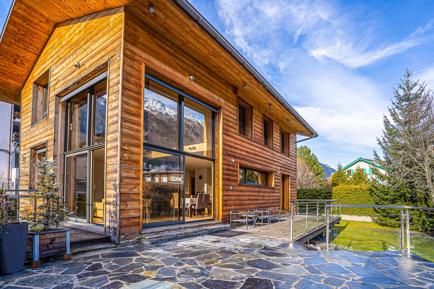 Centrally located Chalet Couttet