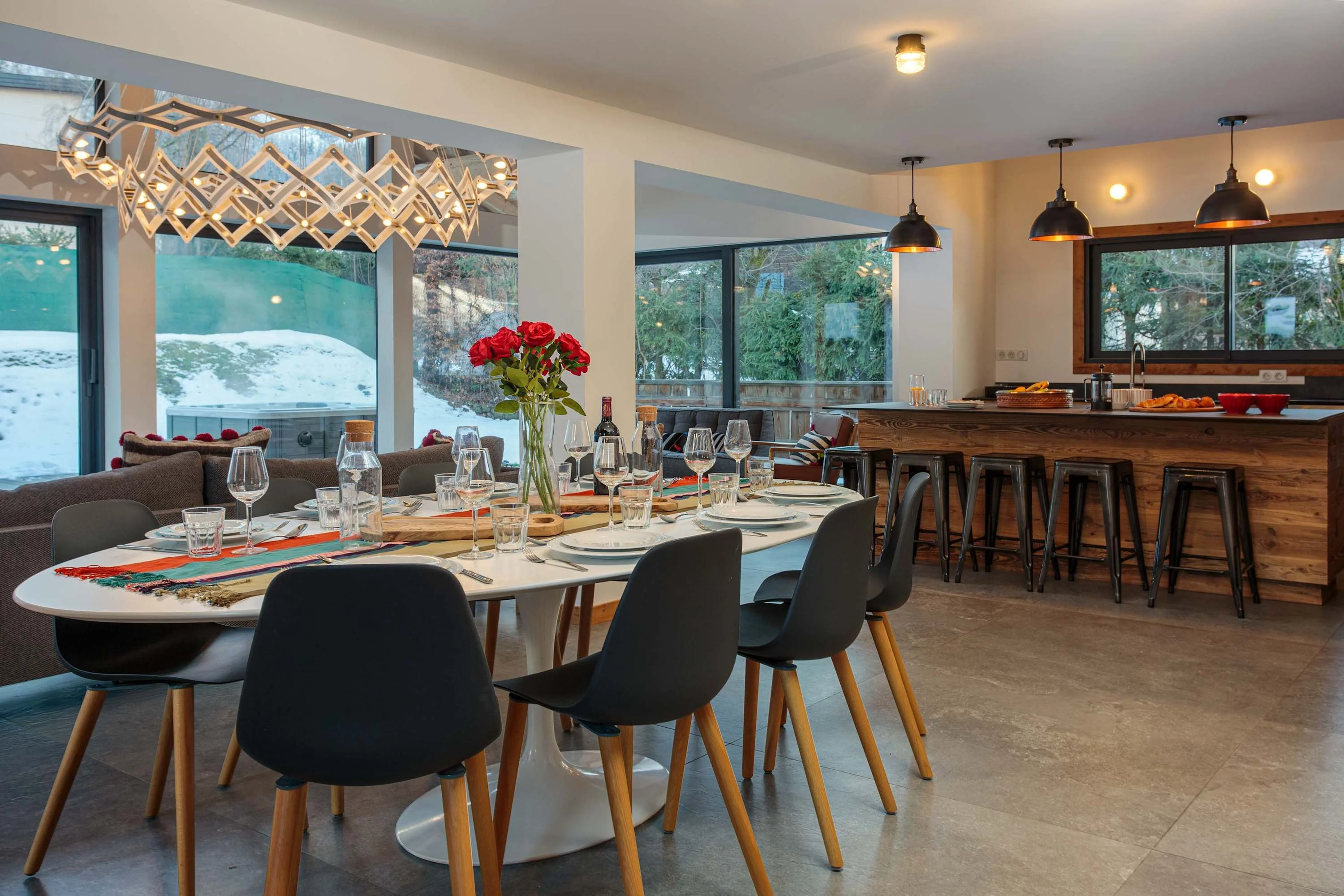 Dining table seats 8-10