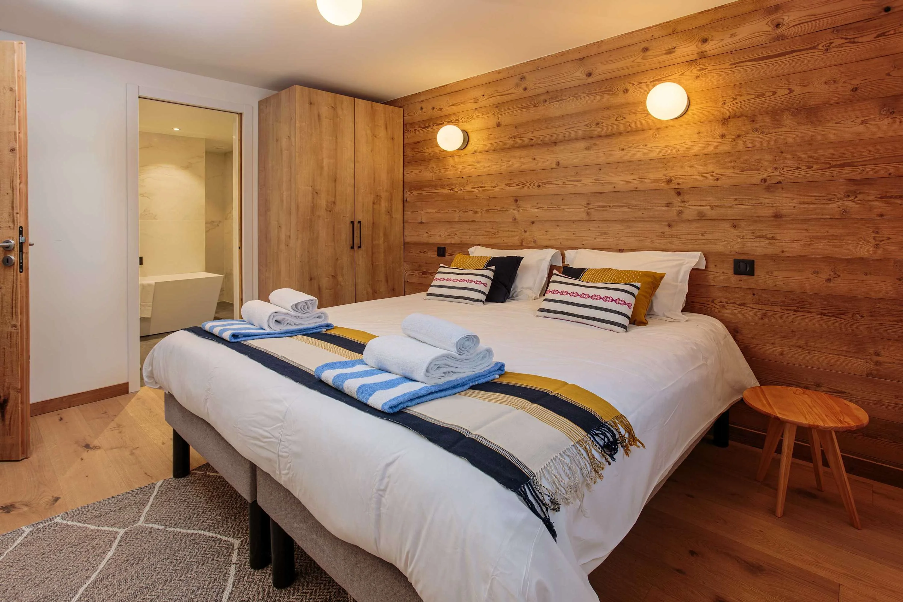 Ensuite Twin/King bedroom
