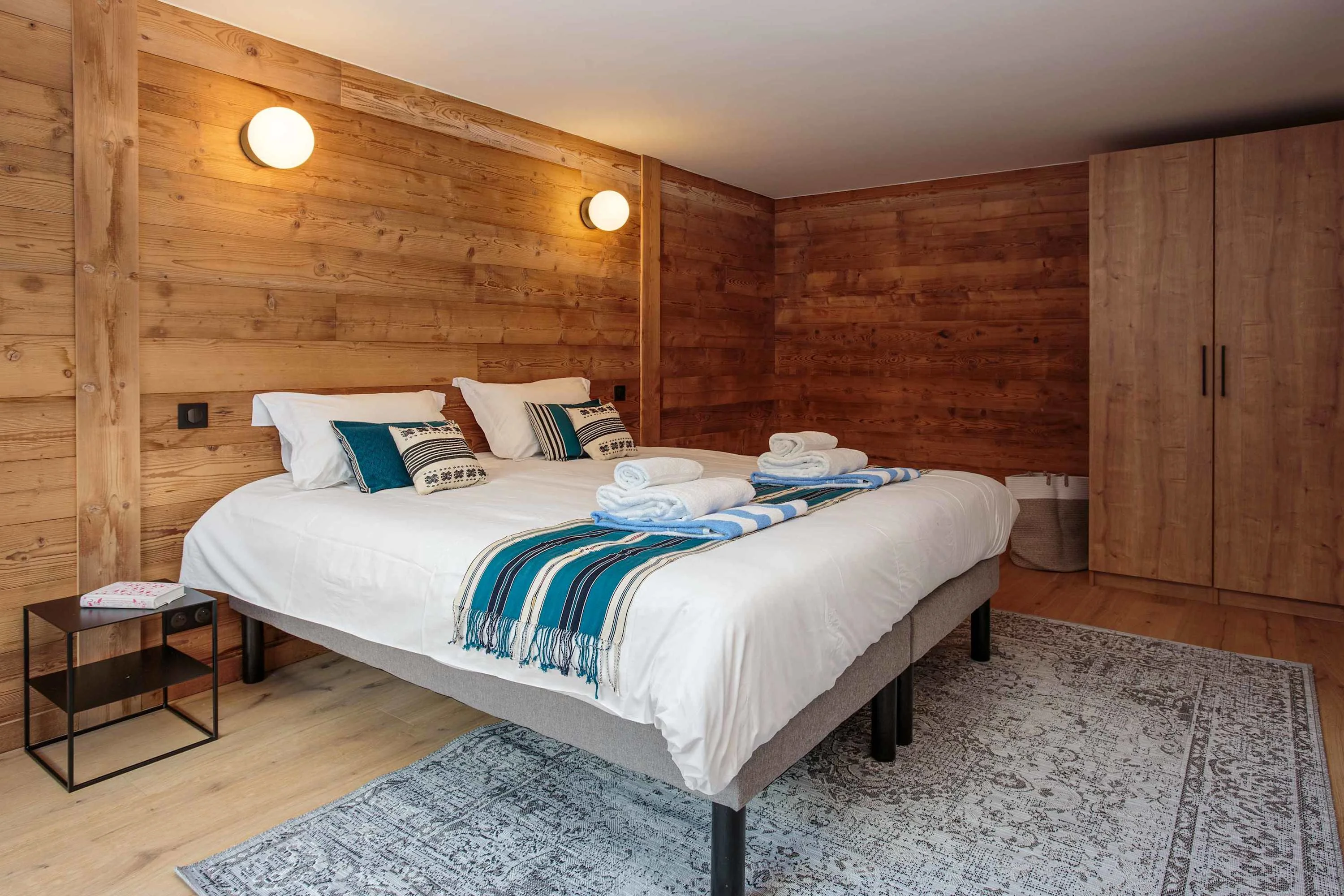 Downstairs Twin/King bedroom