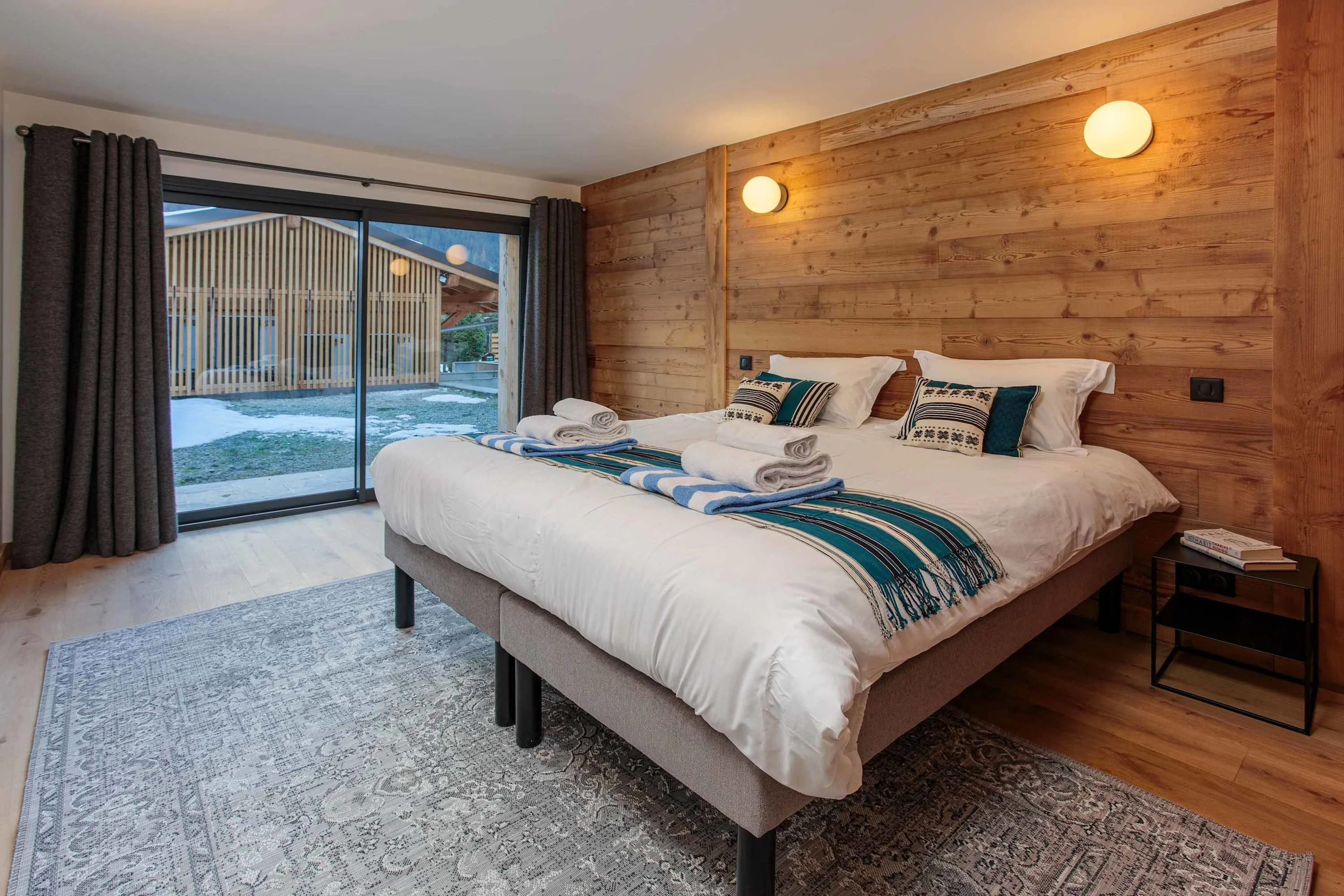 Downstairs Twin/King bedroom
