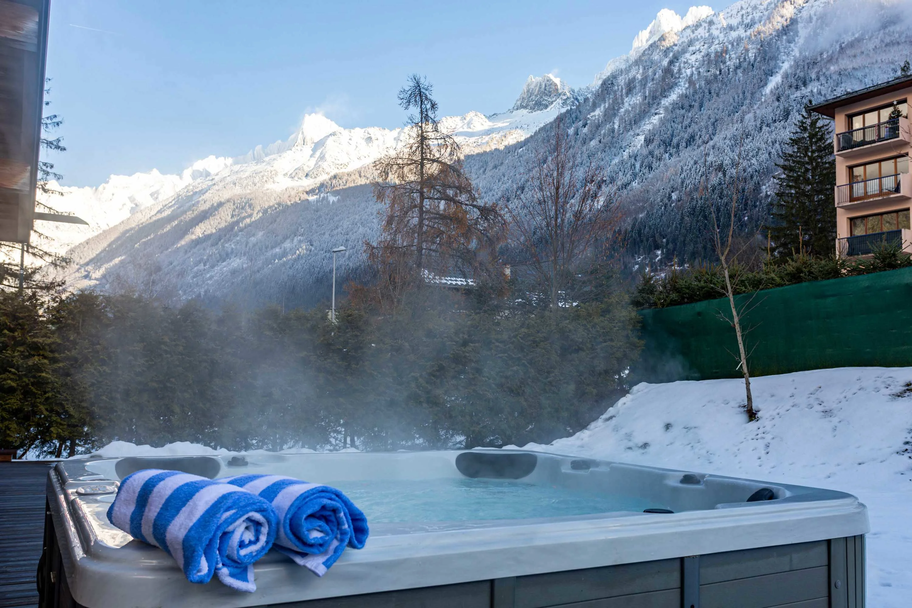 Hot tub with views of Mont Blanc Massif