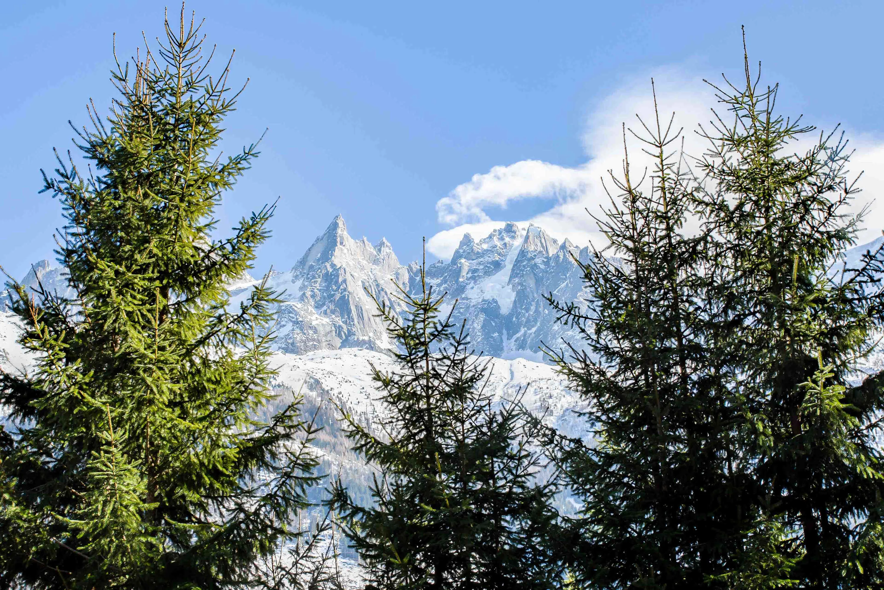 Admire the soaring peaks from the balcony, terrace or hot tub