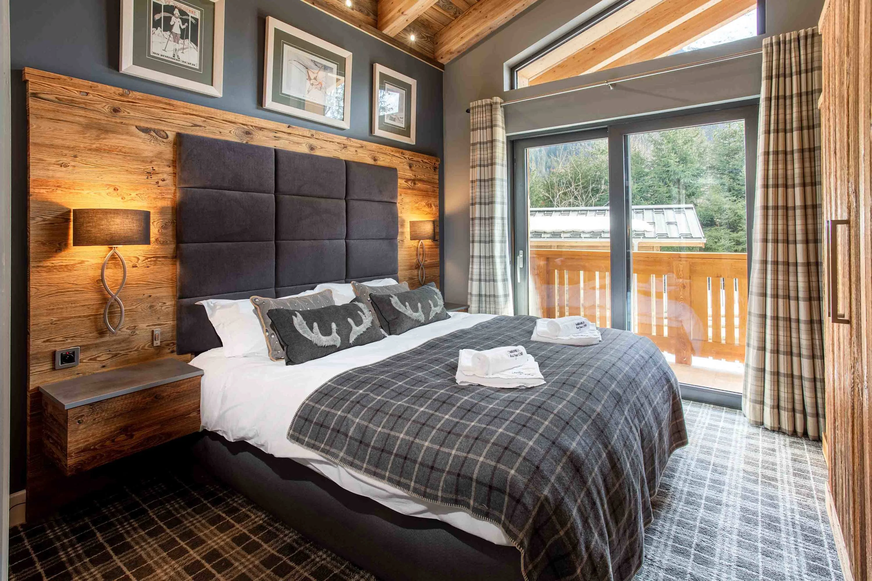 Upstairs Ensuite master bedroom