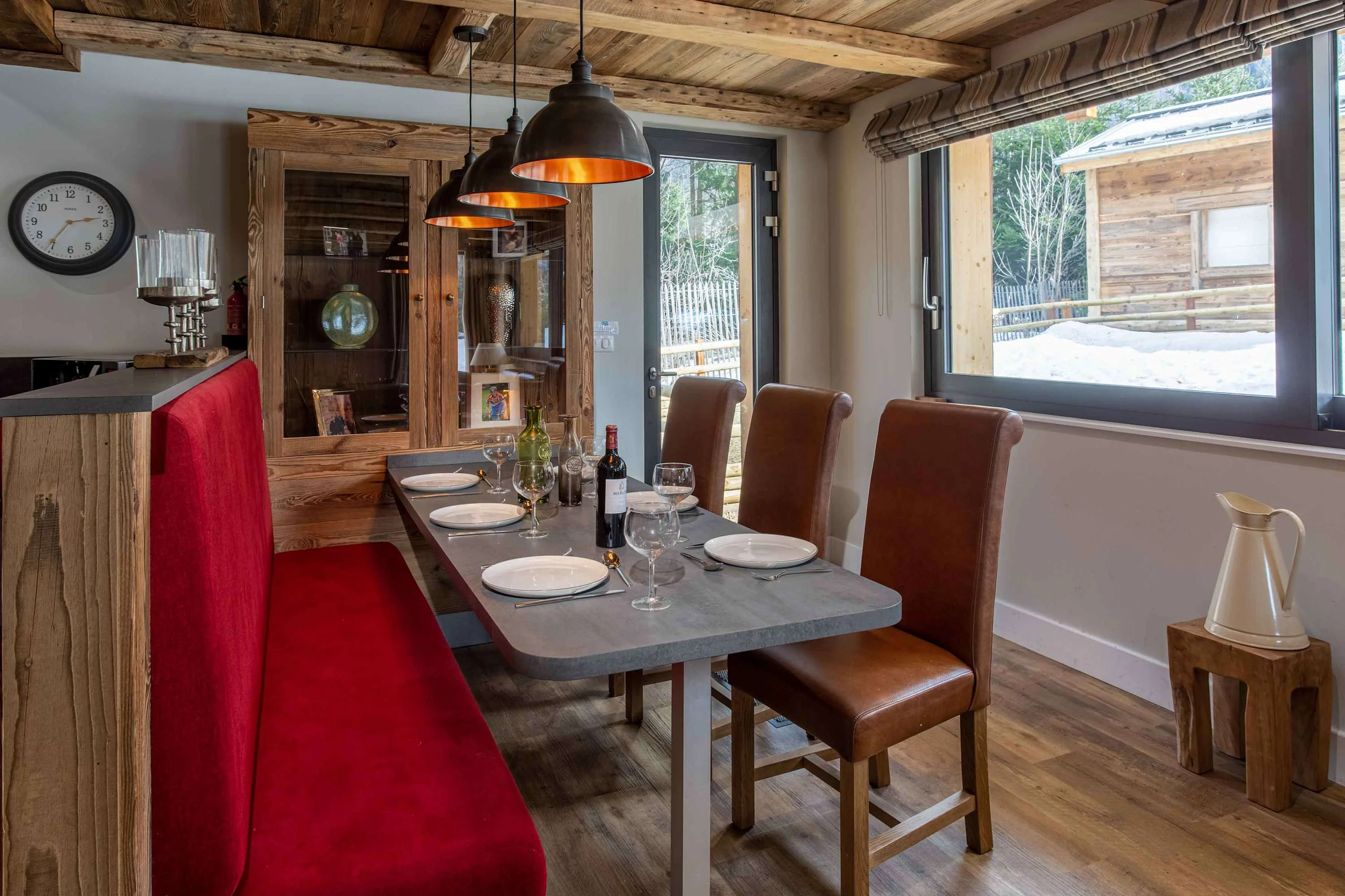 Dining table seats 6