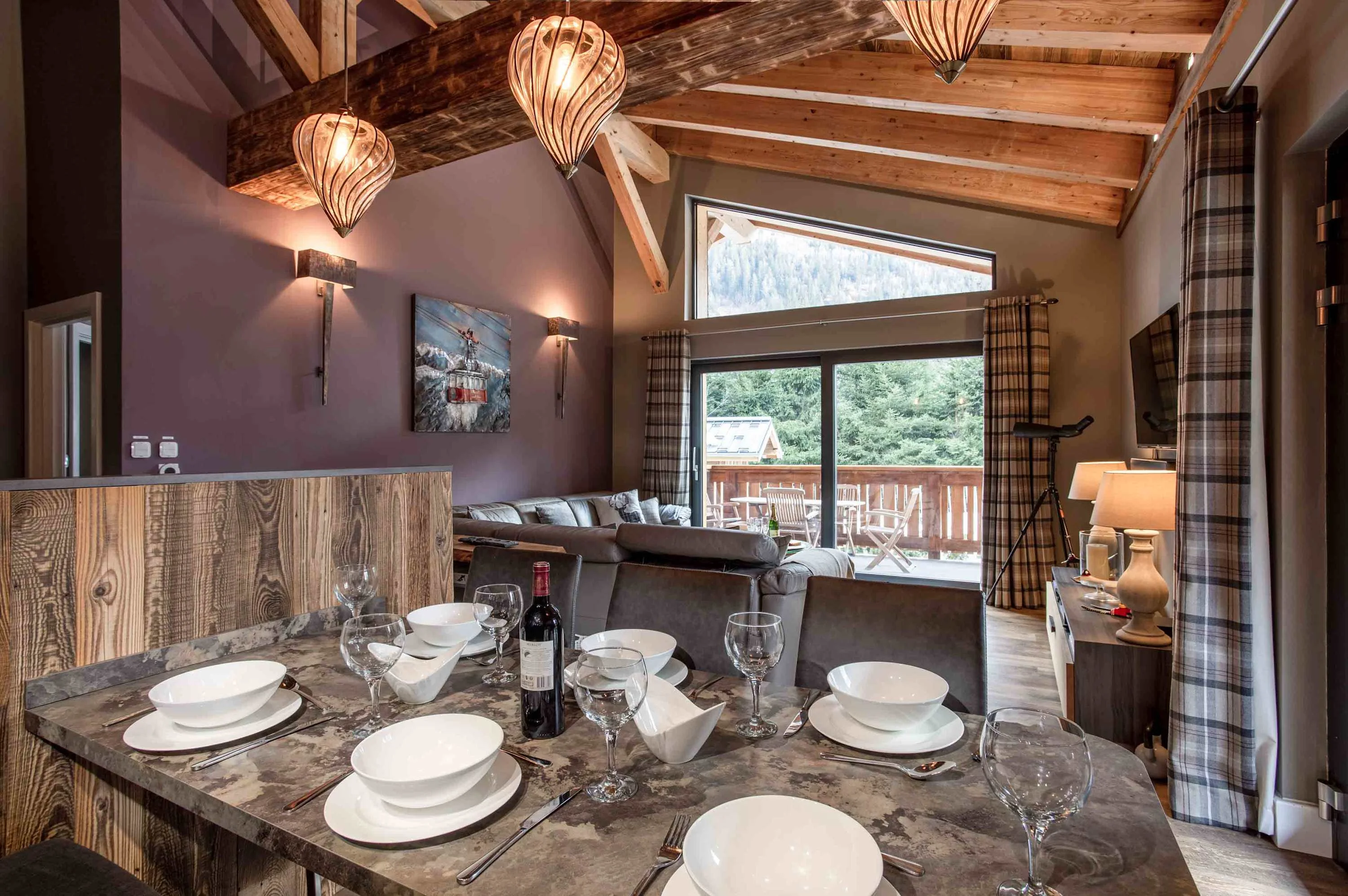 Open plan living/dining room