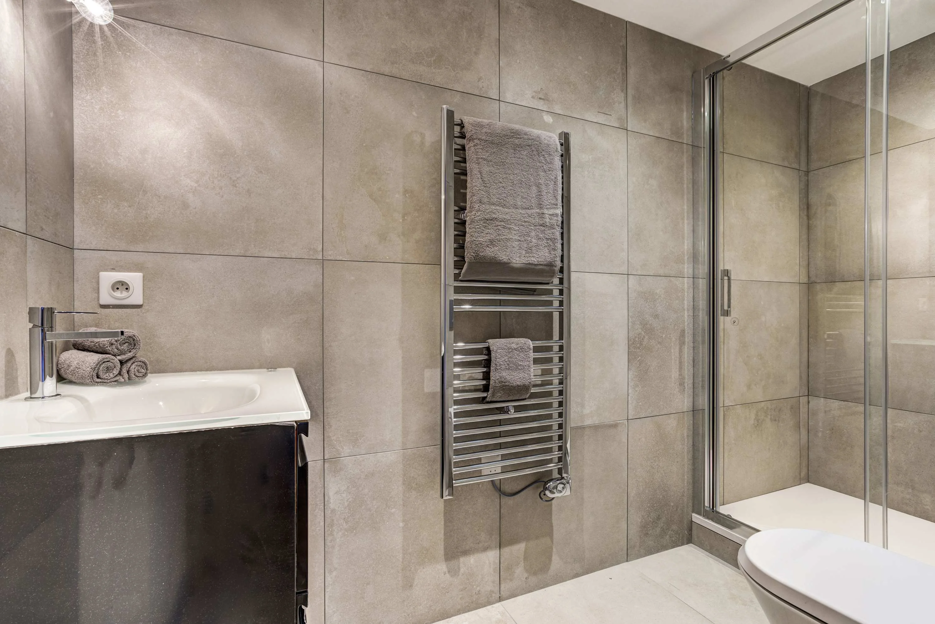 Upstairs second private bathroom