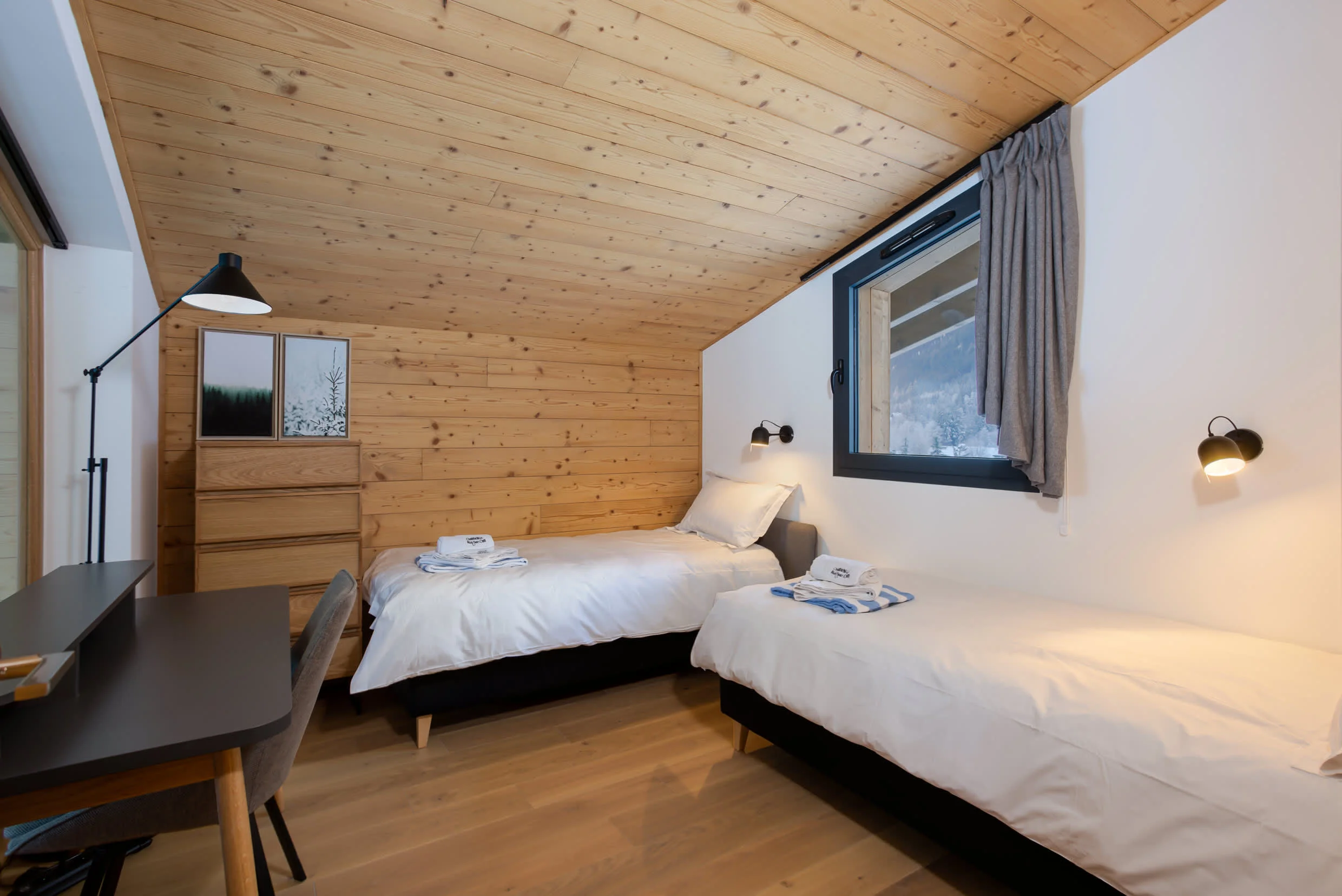 Upstairs twin bedroom