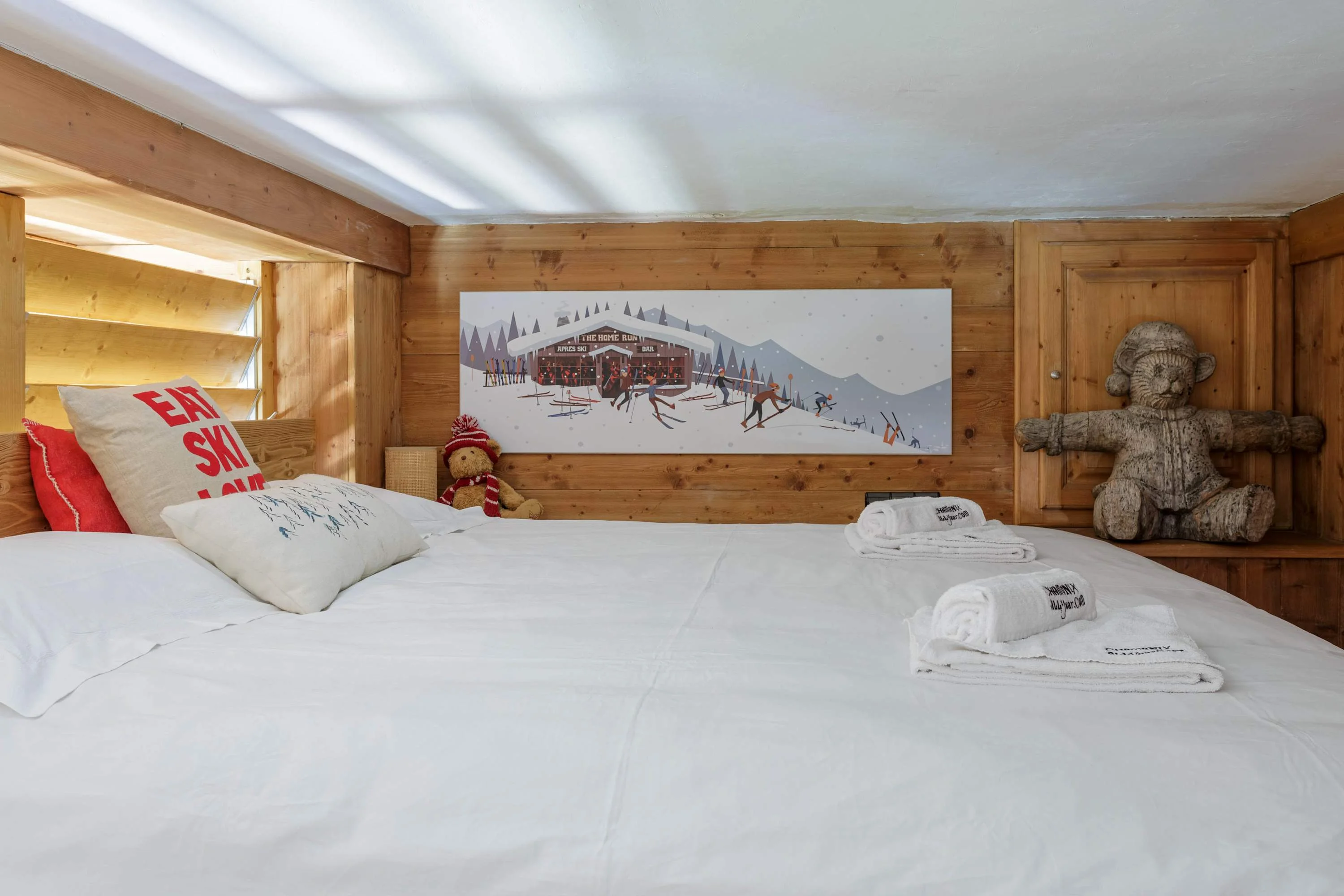 King bed on mezzanine level