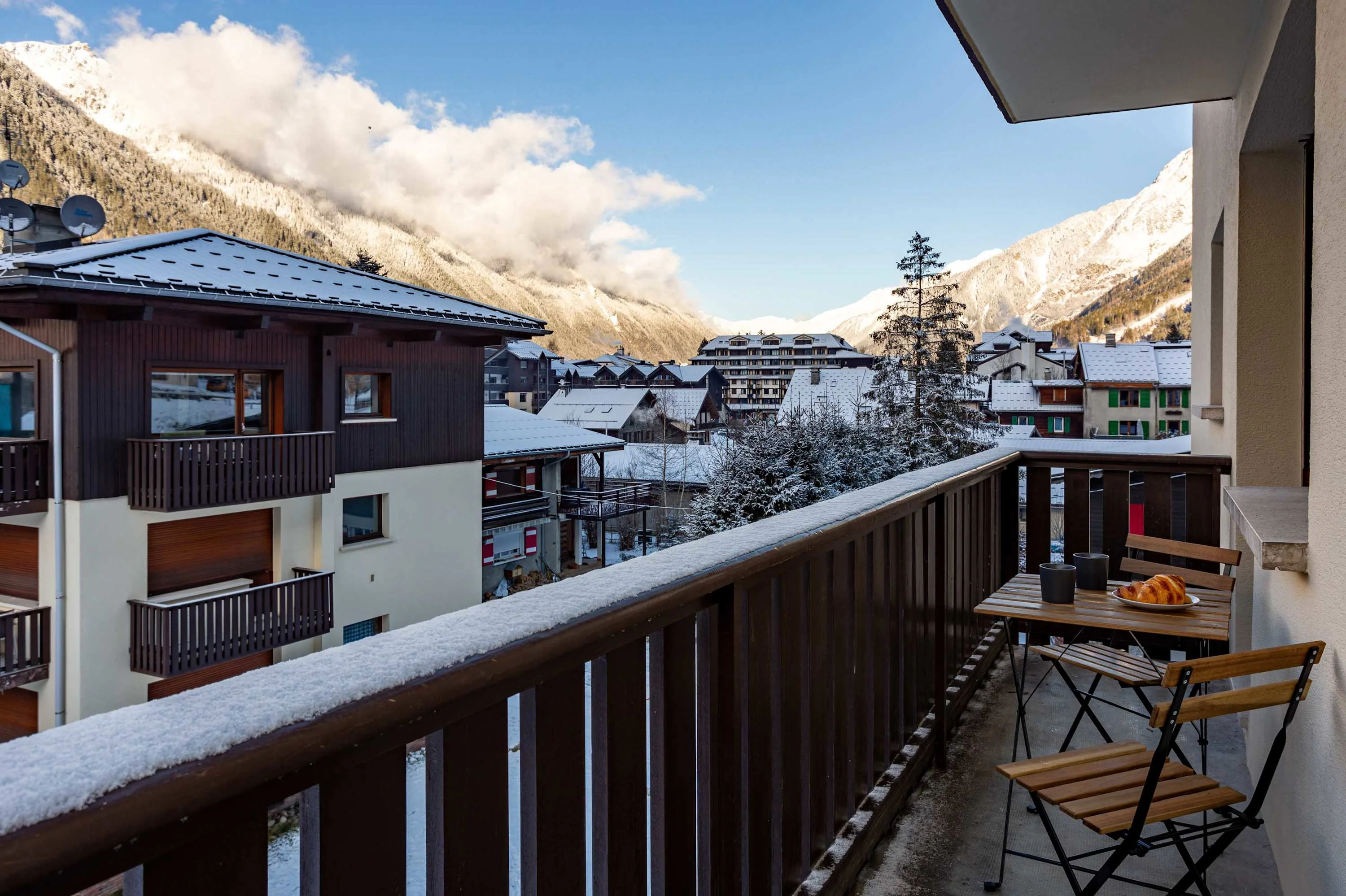 Balcony from the kitchen facing Brévent and the north of the valley