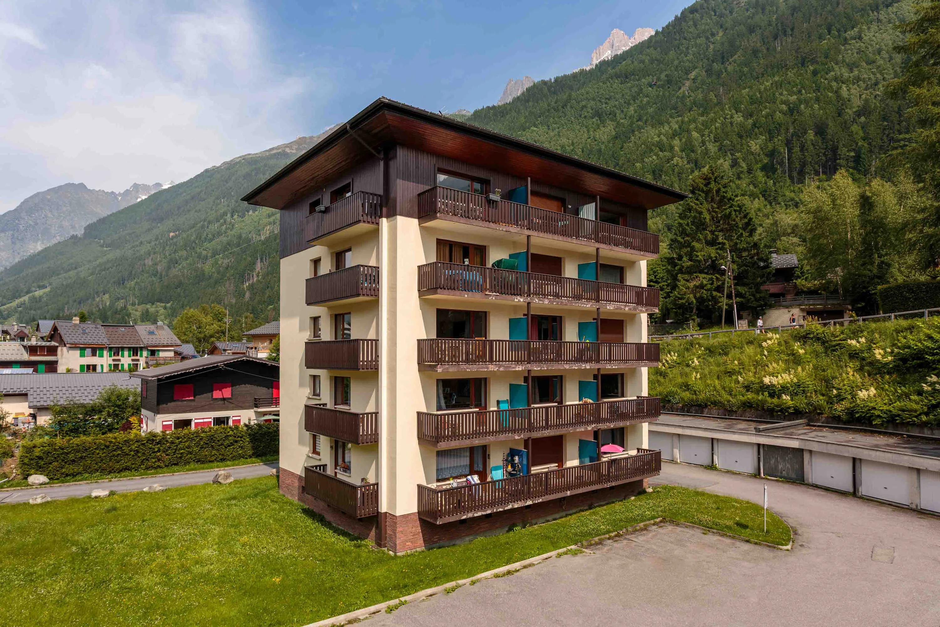 Quiet area close to central Chamonix