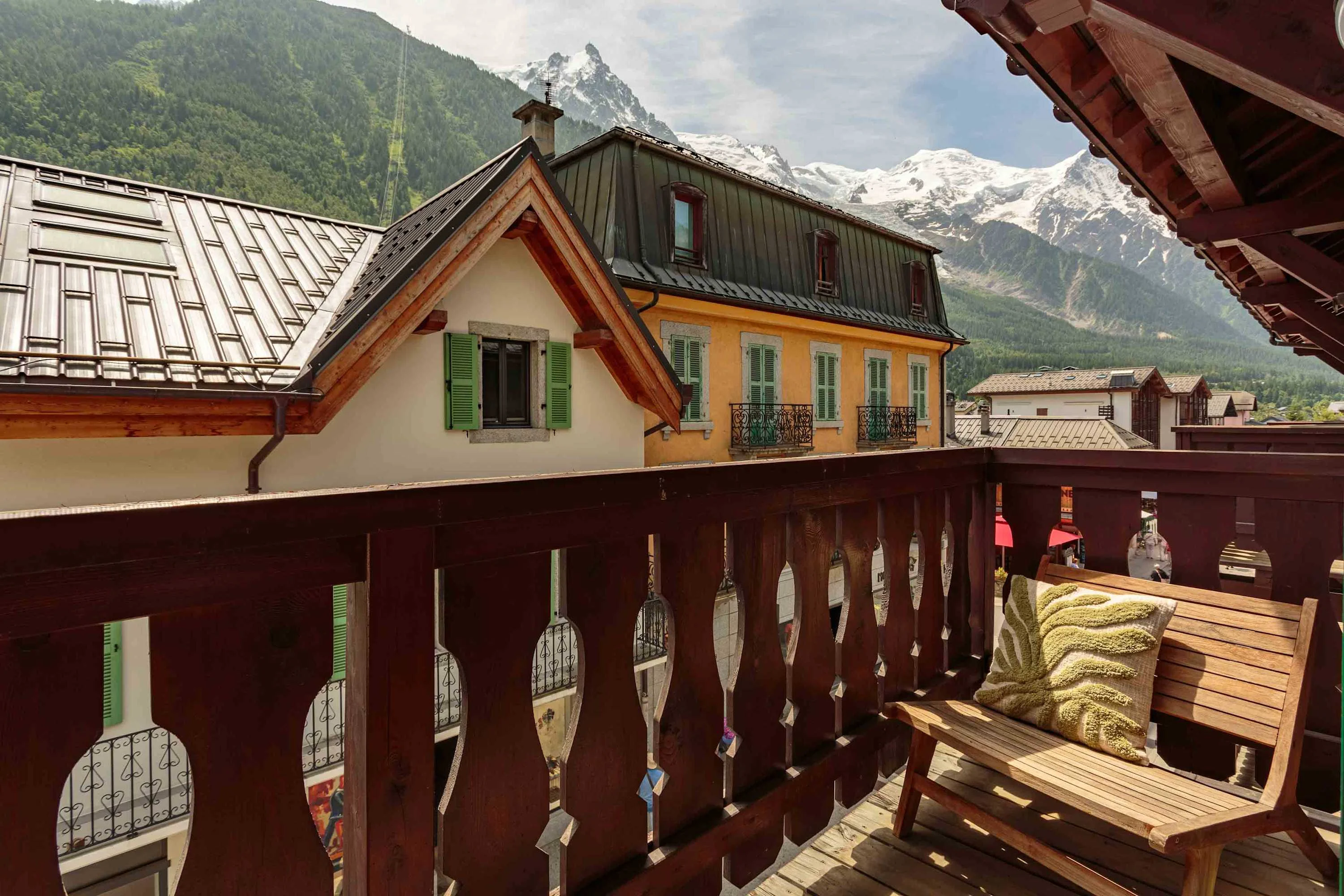 Second balcony off living room with Mont Blanc views