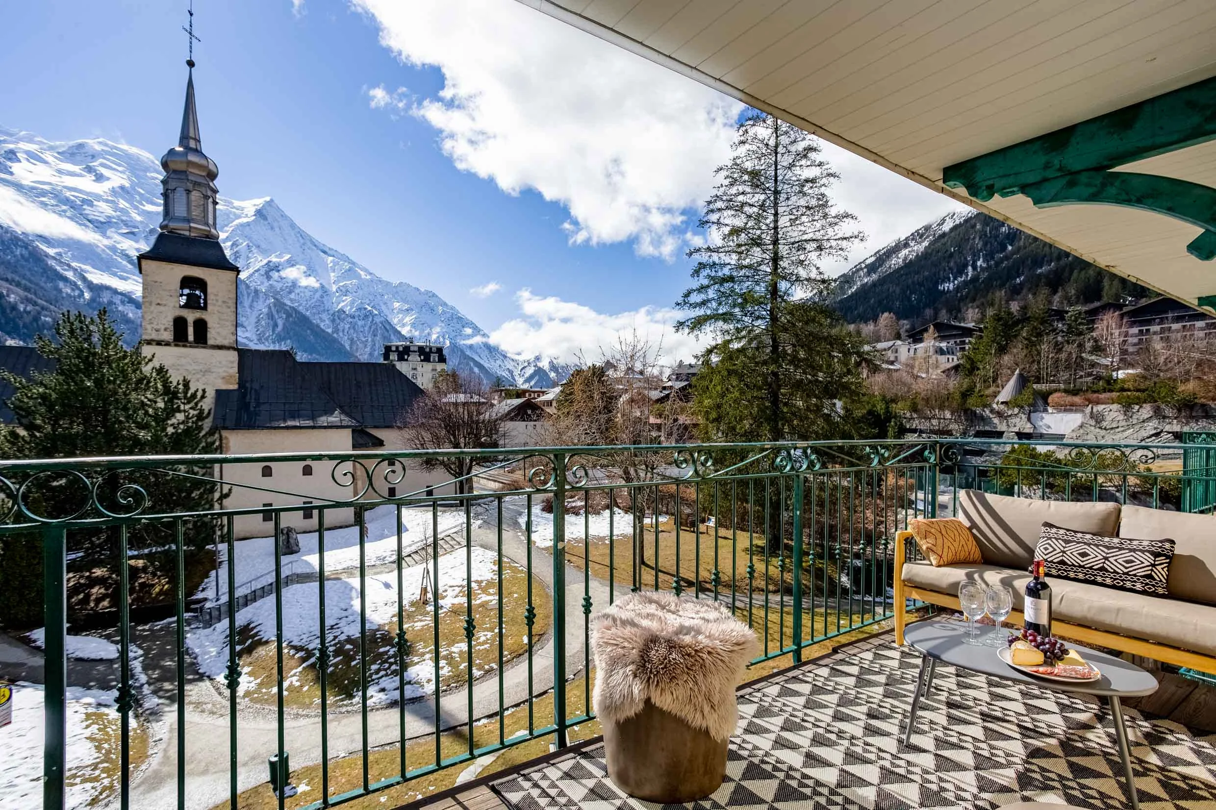 Balcony with Mont Blanc views