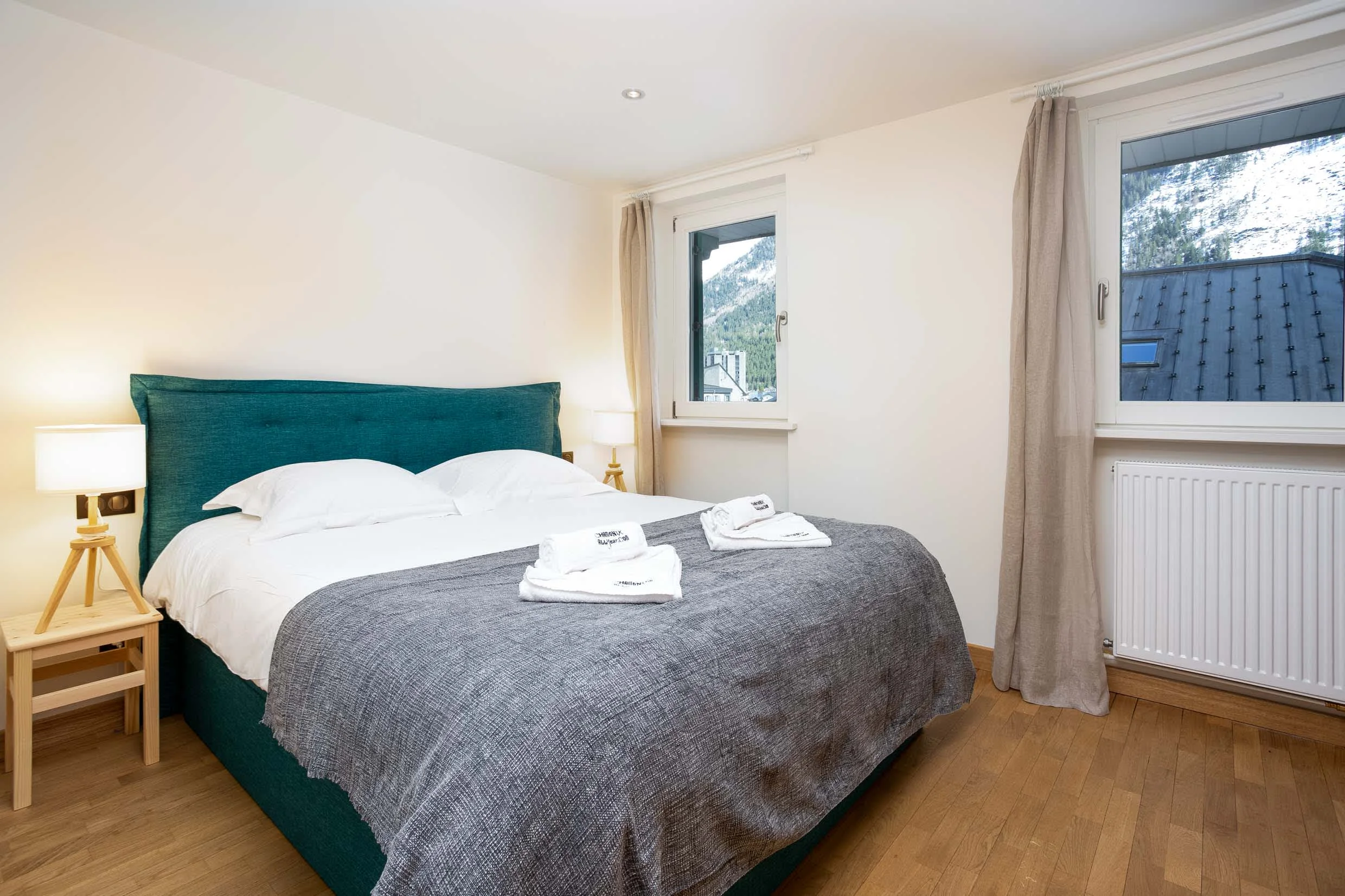 Master bedroom with kingsize bed