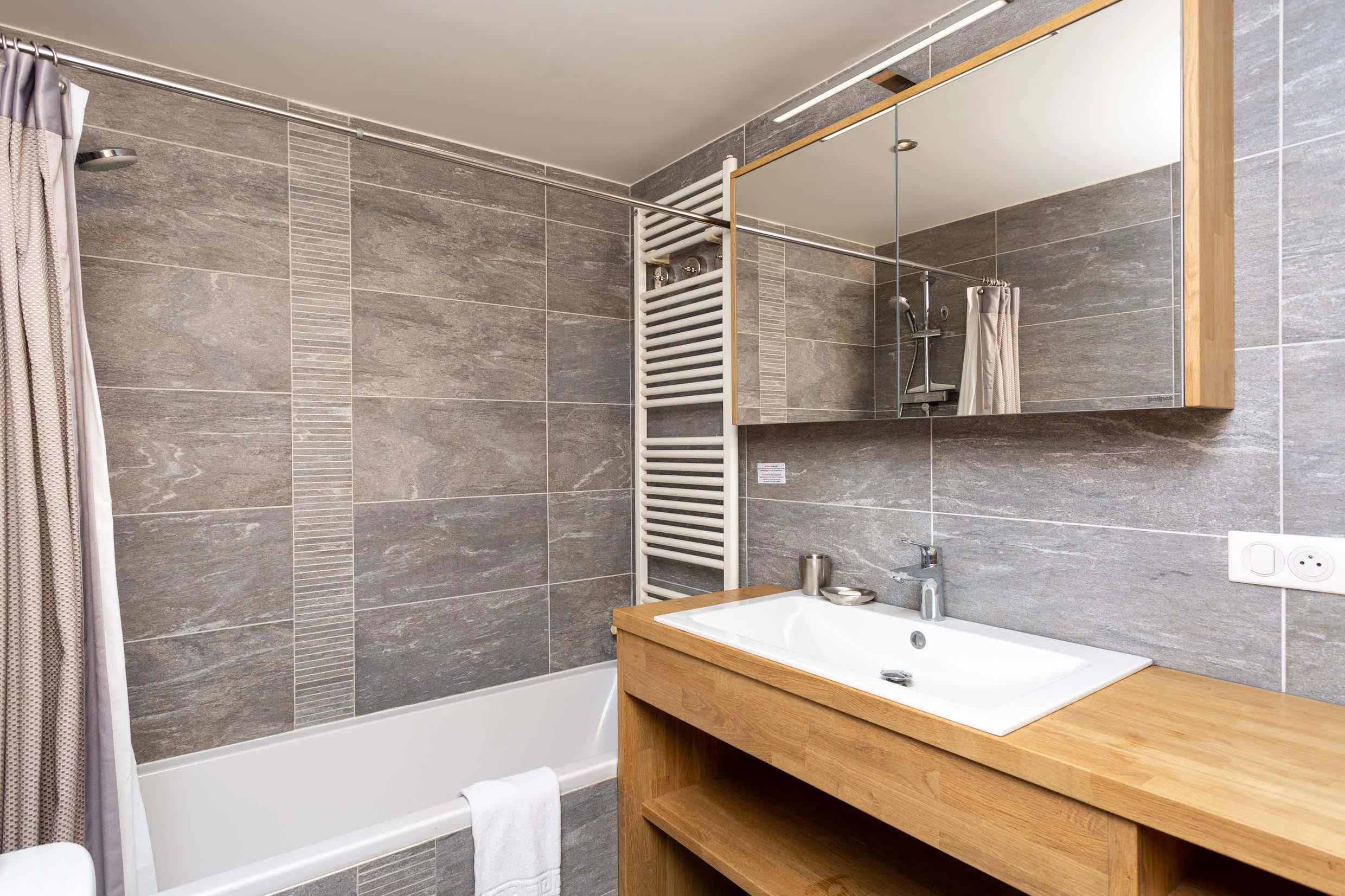 Main bathroom