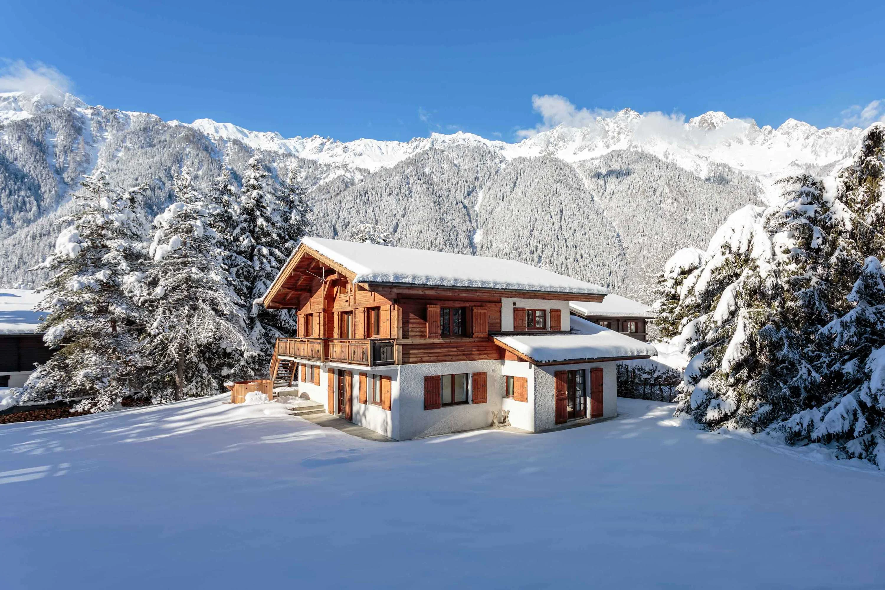Chalet le Petit Tricouni in winter