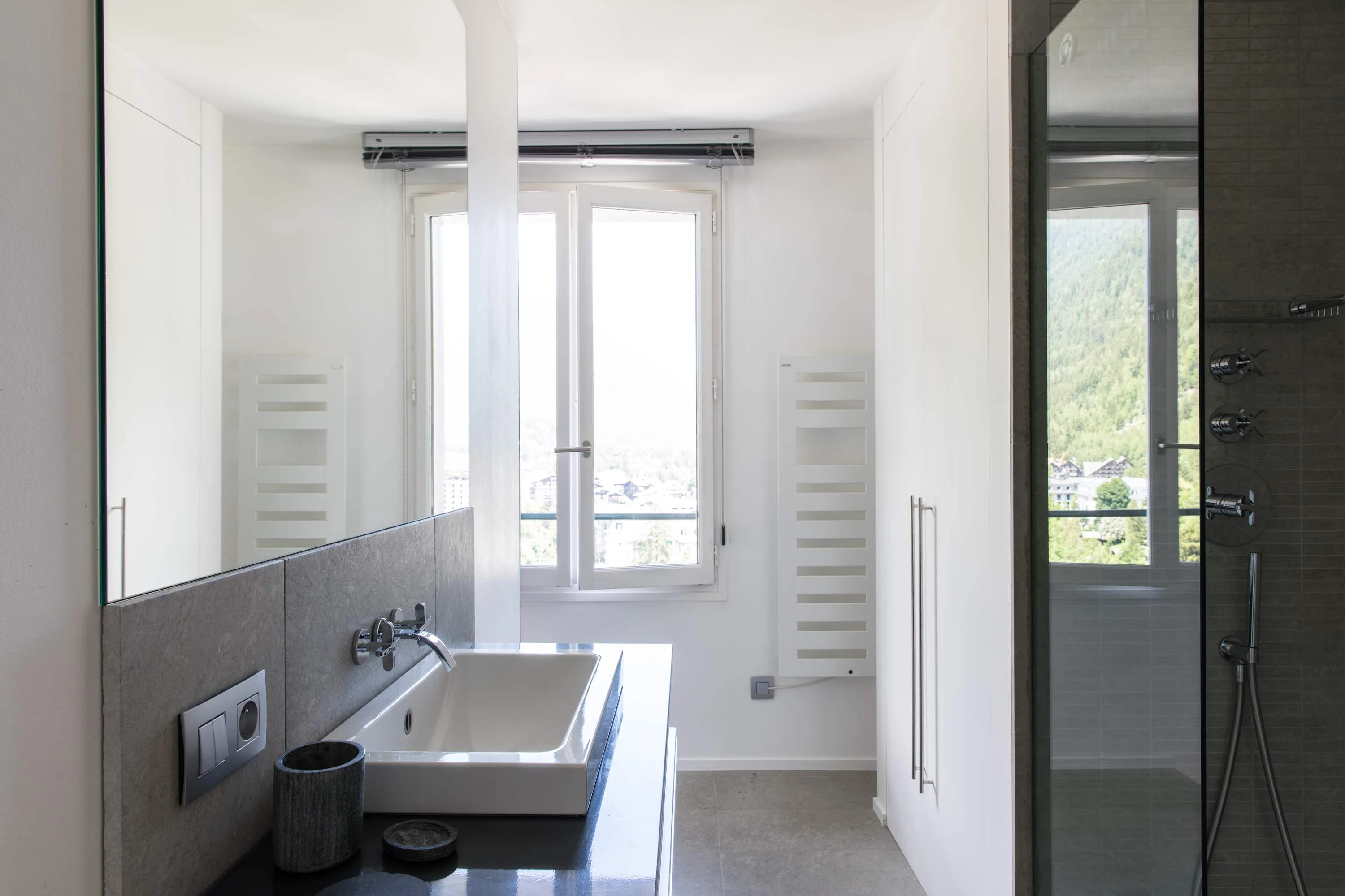 Ensuite sink