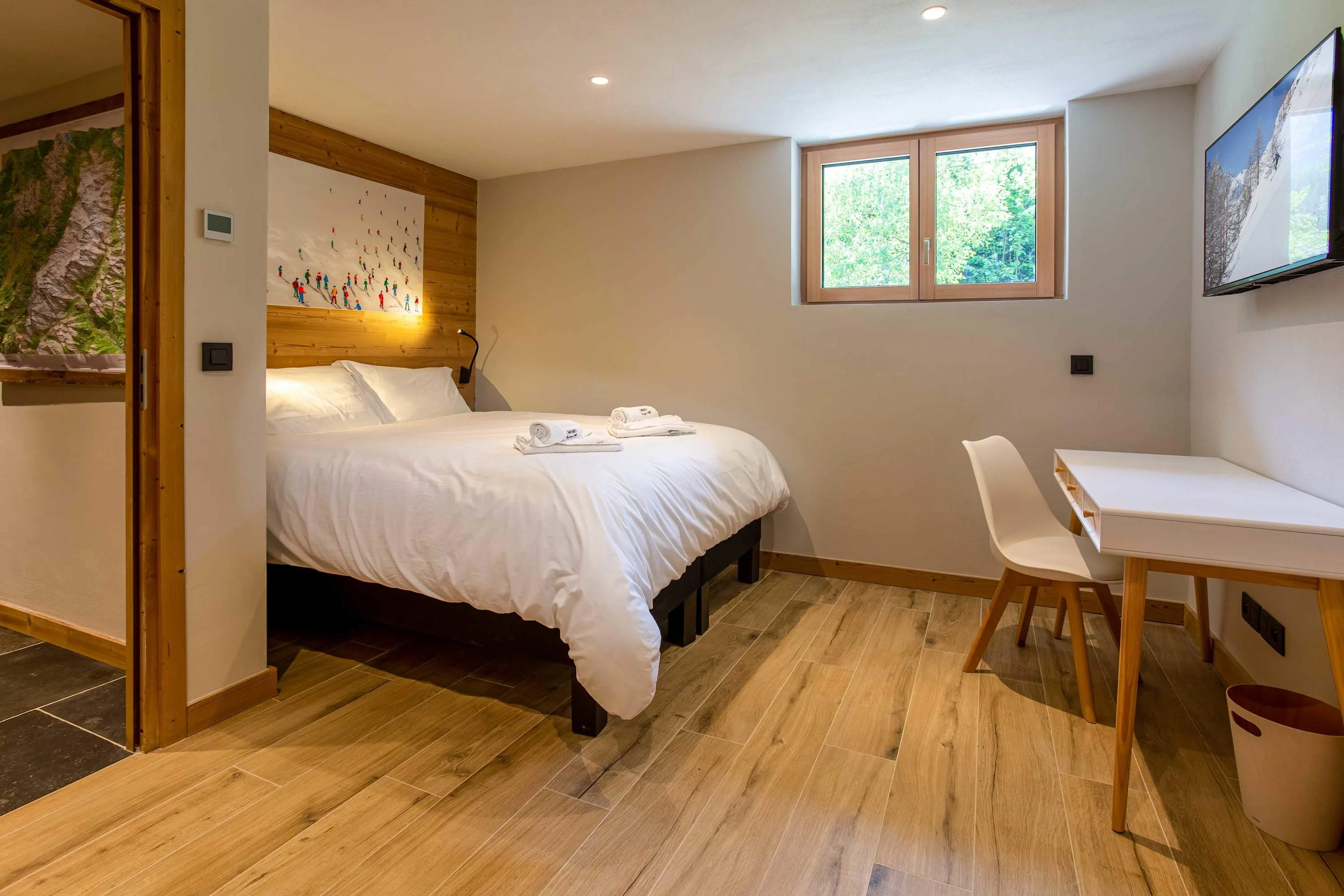 Ensuite bedroom with double bed