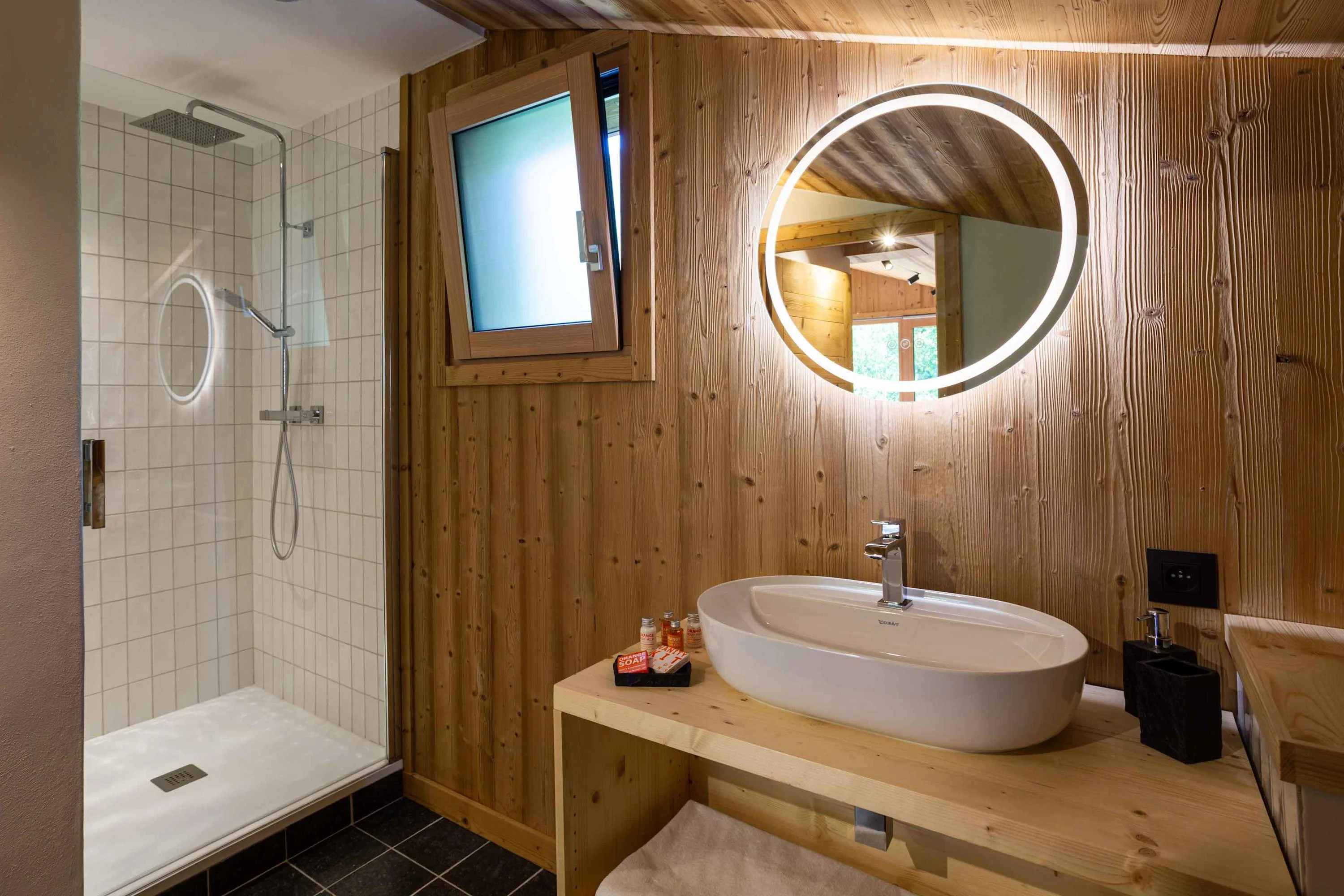 Ensuite bathroom