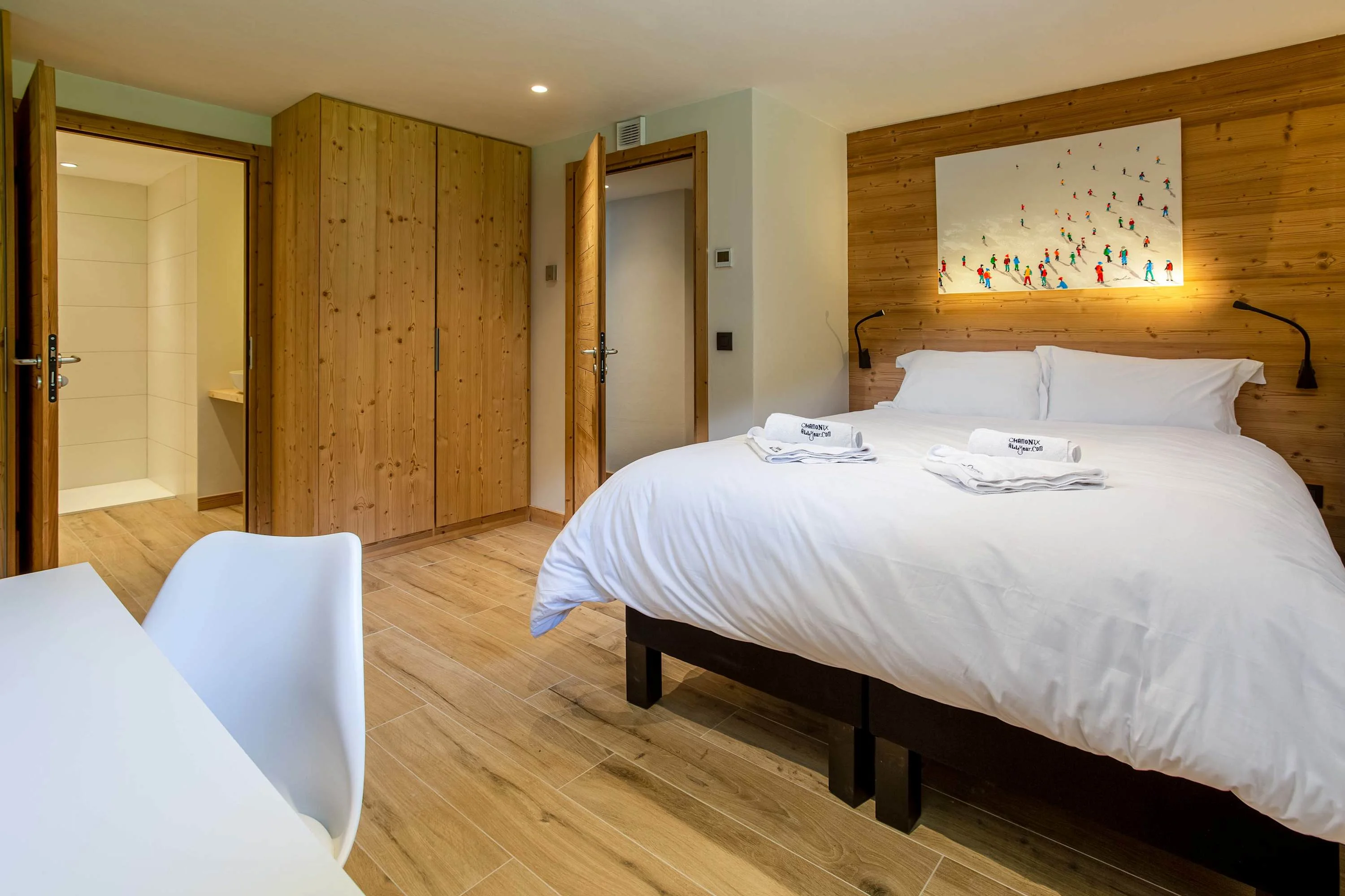 Ensuite bedroom with double bed