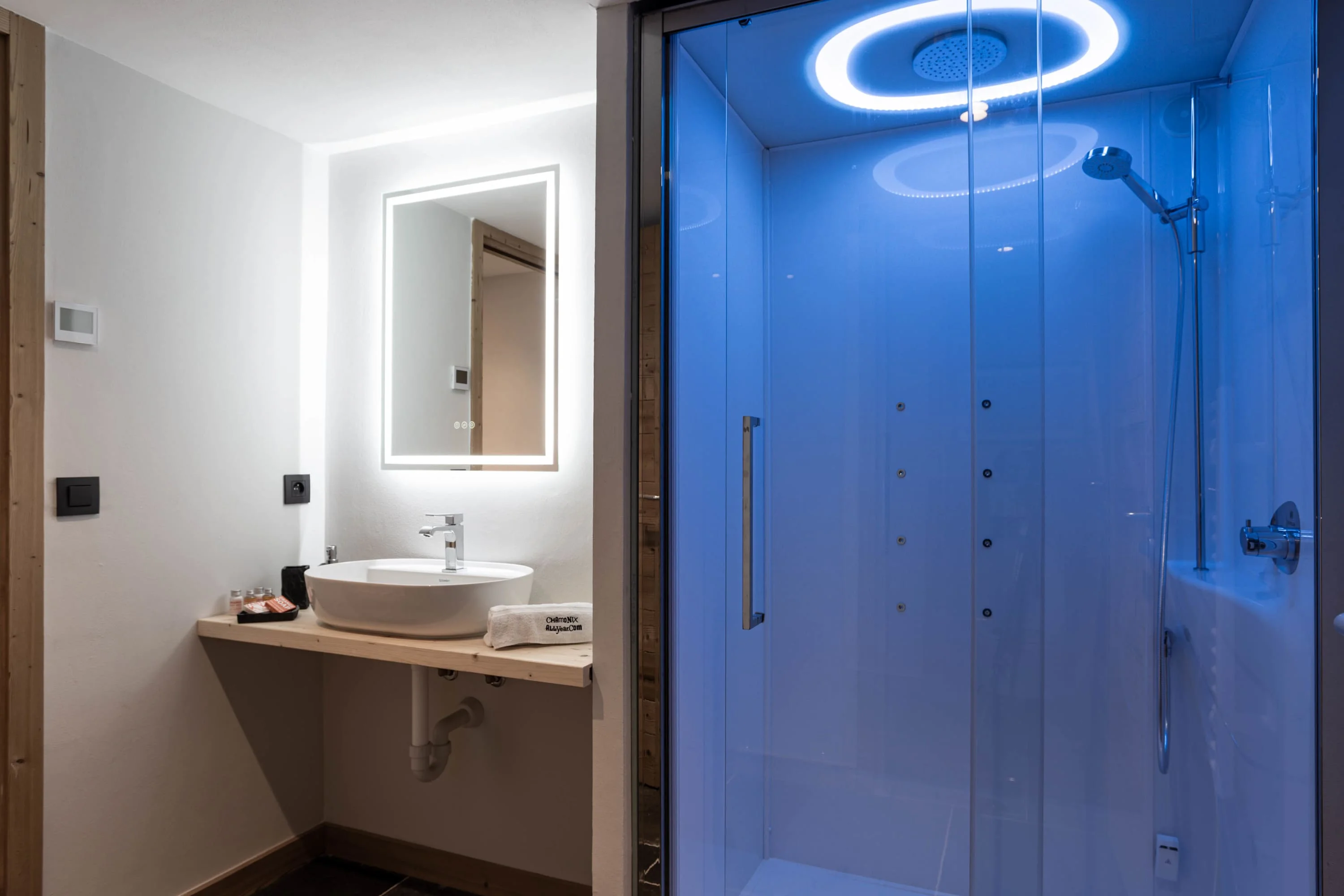 Family bathroom with Hammam shower