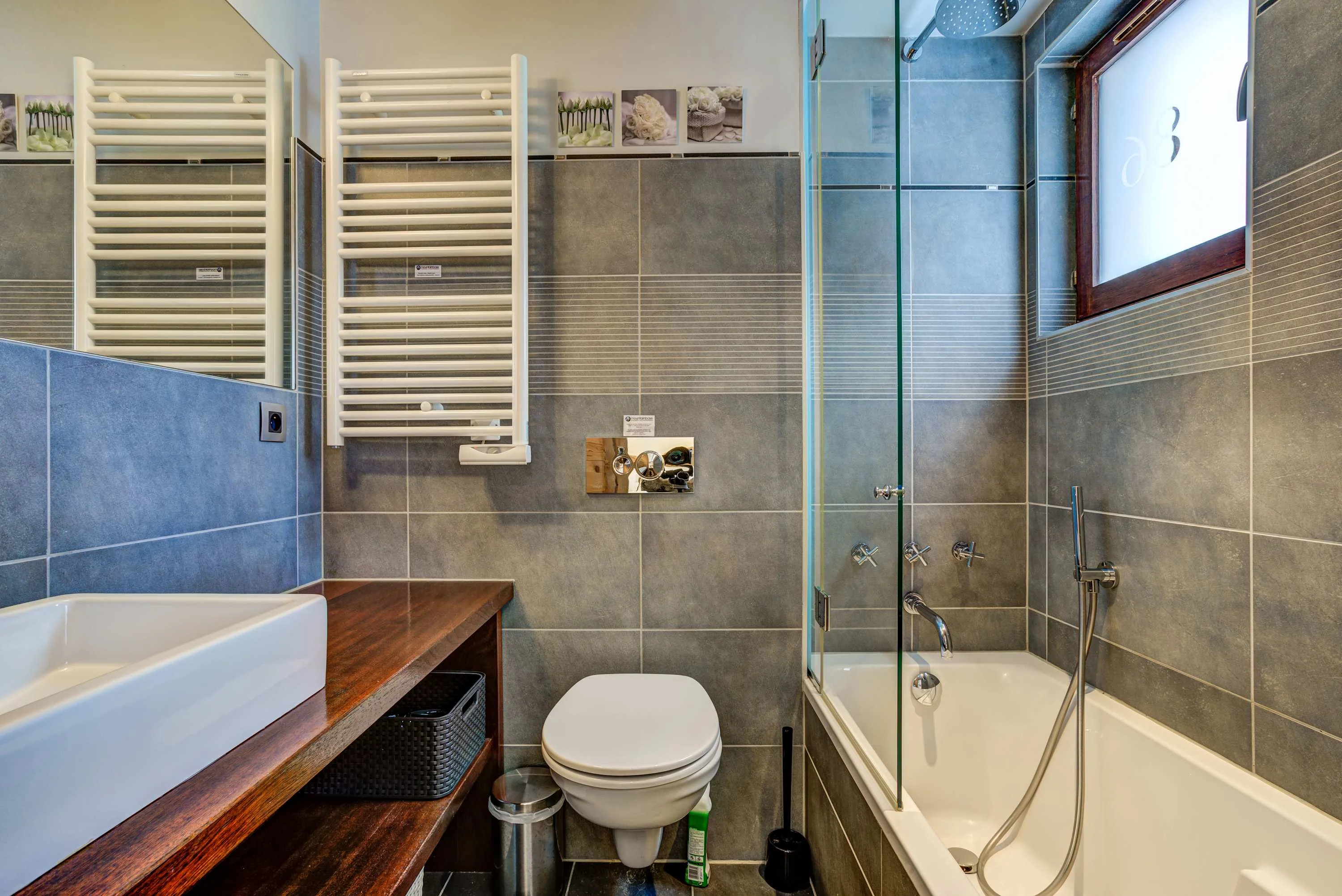 Ensuite to double/twin bedroom