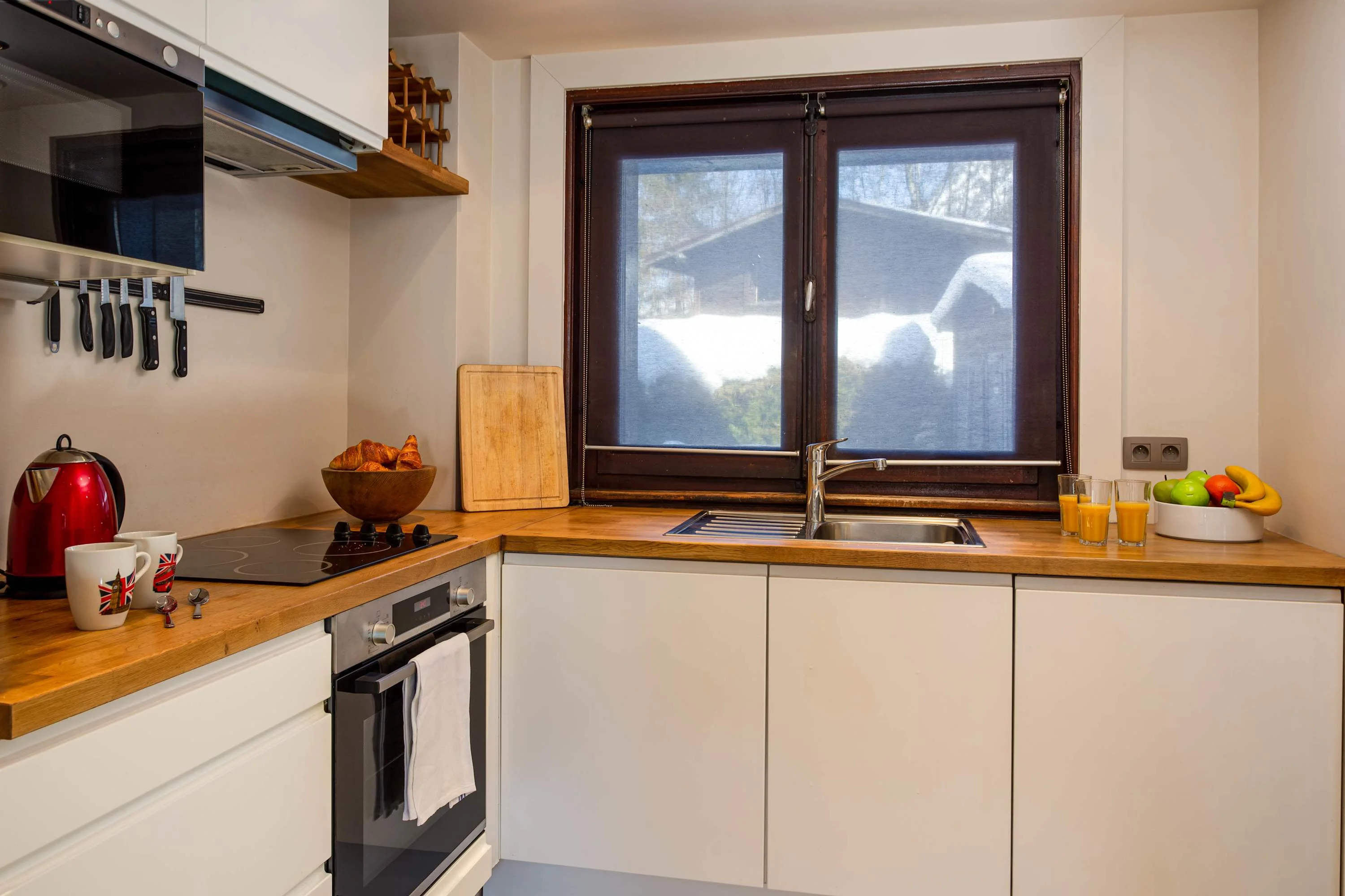 Fully equipped kitchen