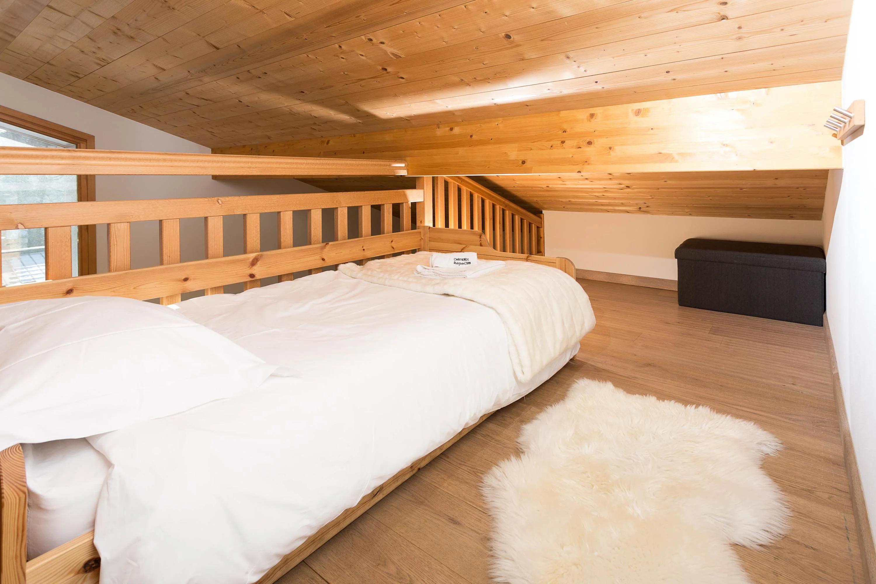 Mezzanine area with single bed