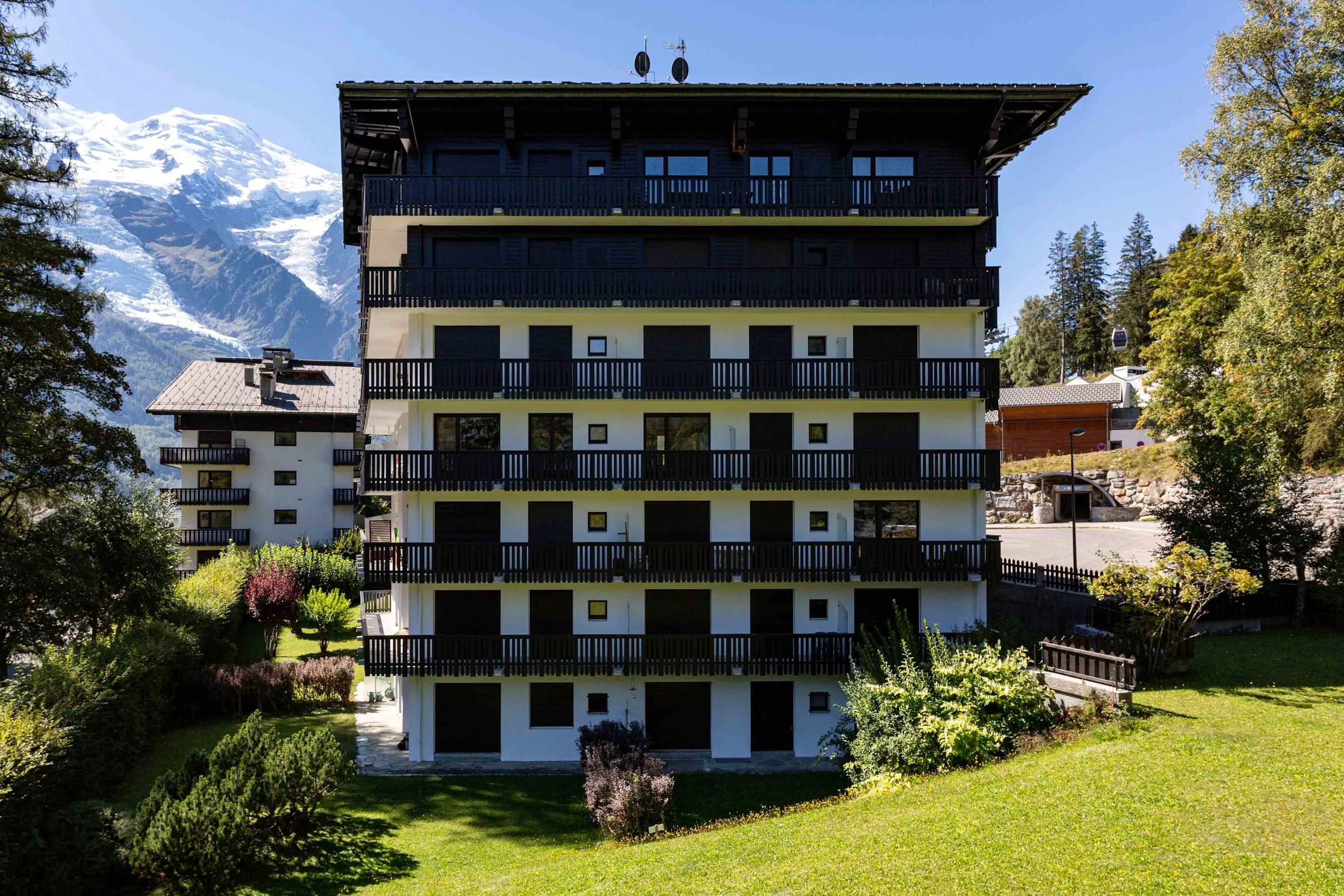 Apartment building