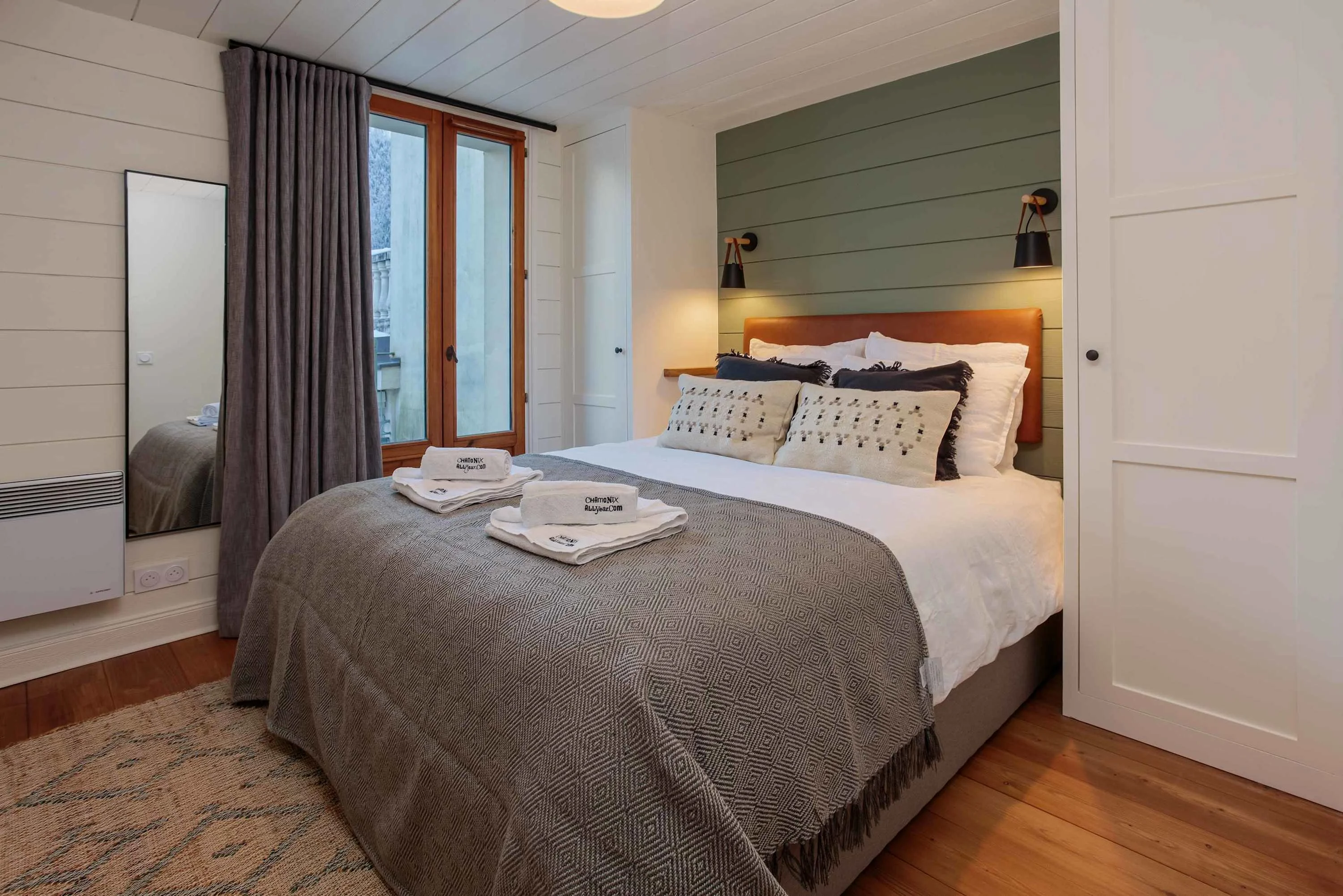 Second bedroom can be made up as a double or single beds