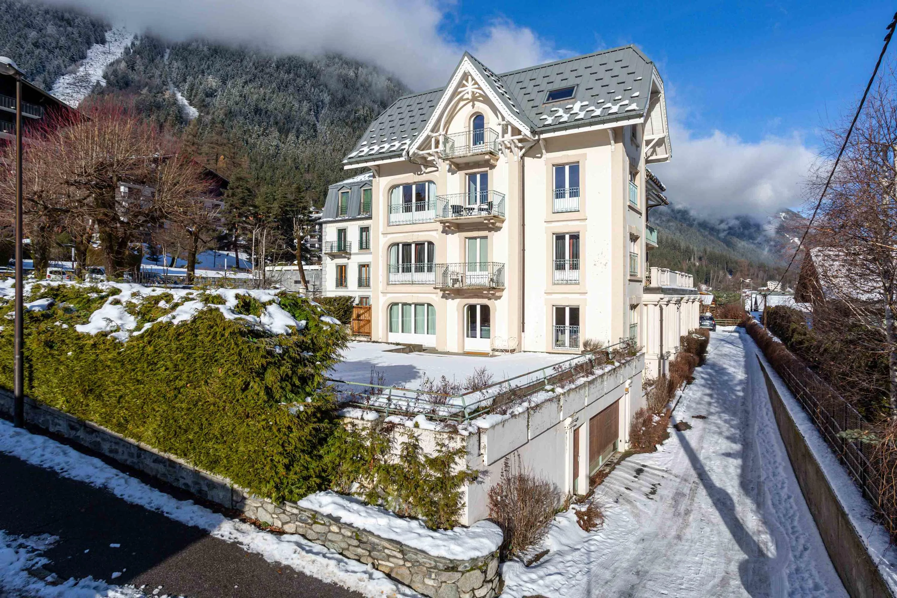 Miremont Apartment is in the annex at the back of this historical building