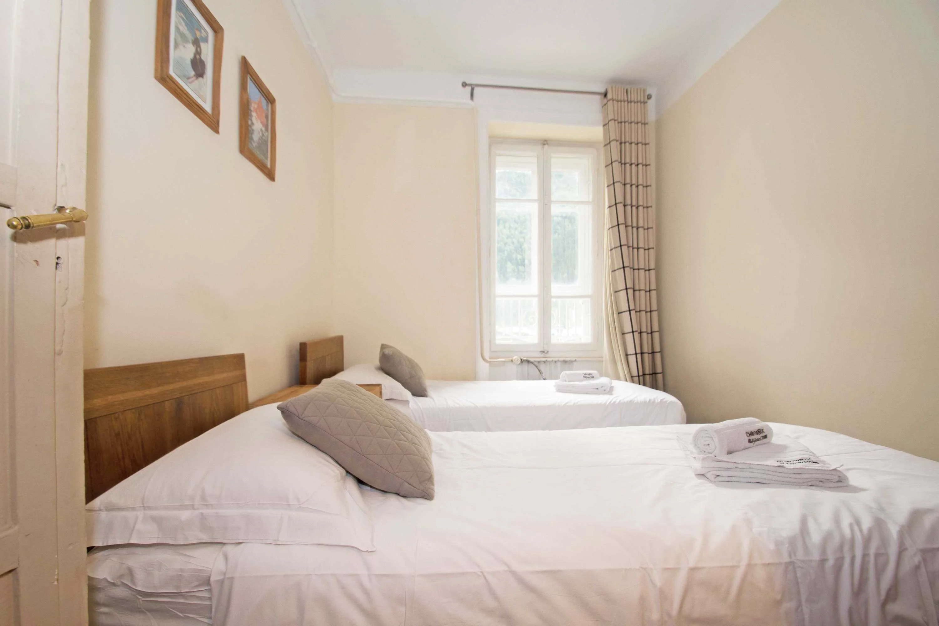 Twin bedroom