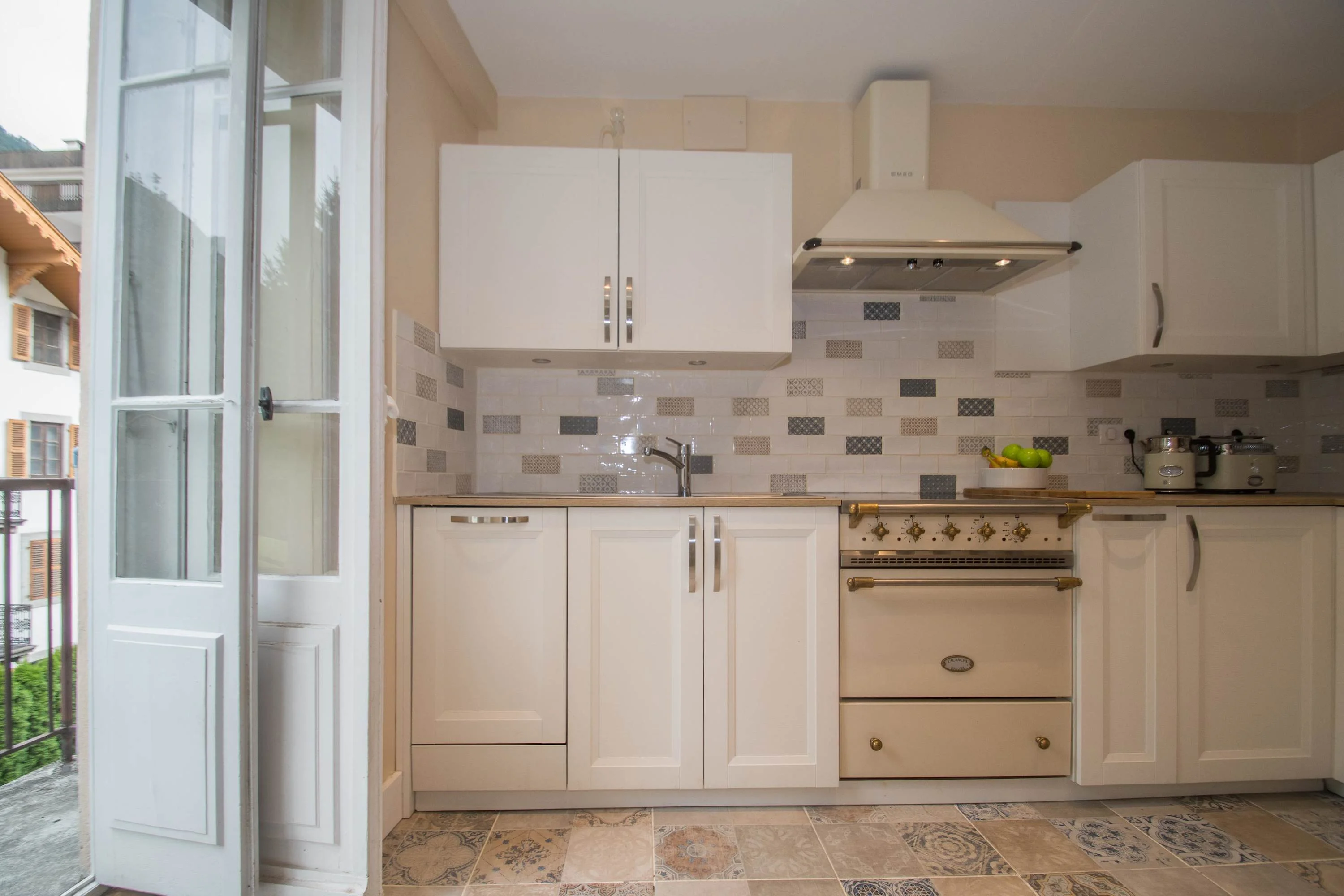 Well-equipped kitchen