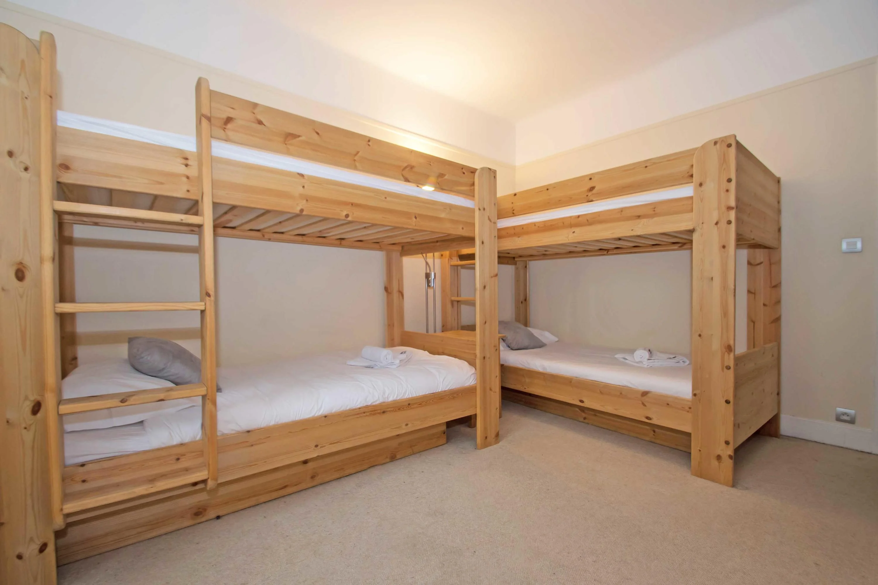 3rd bedroom has 2 full sized bunk beds