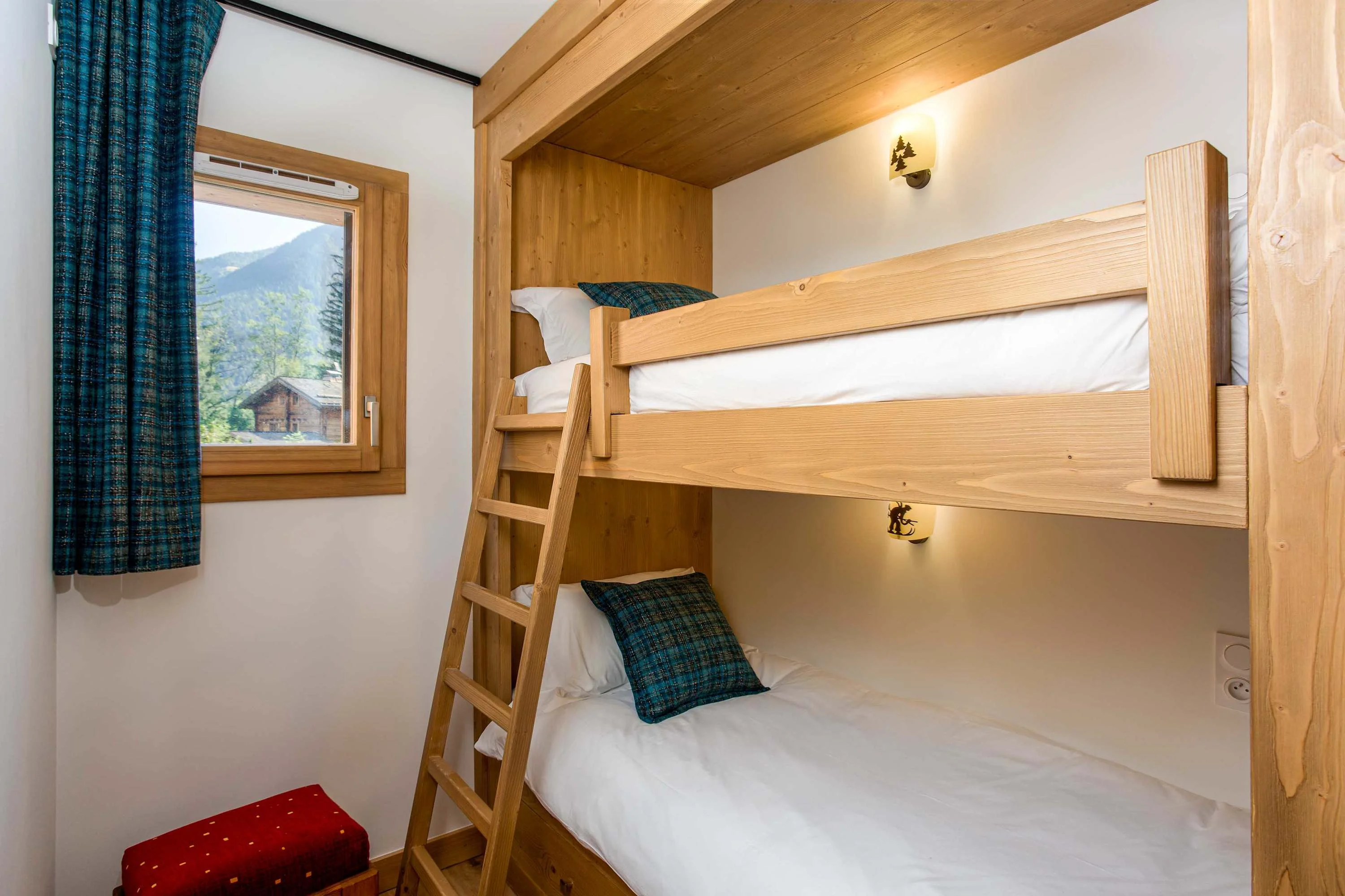 Bunk beds in 4th sleeping area