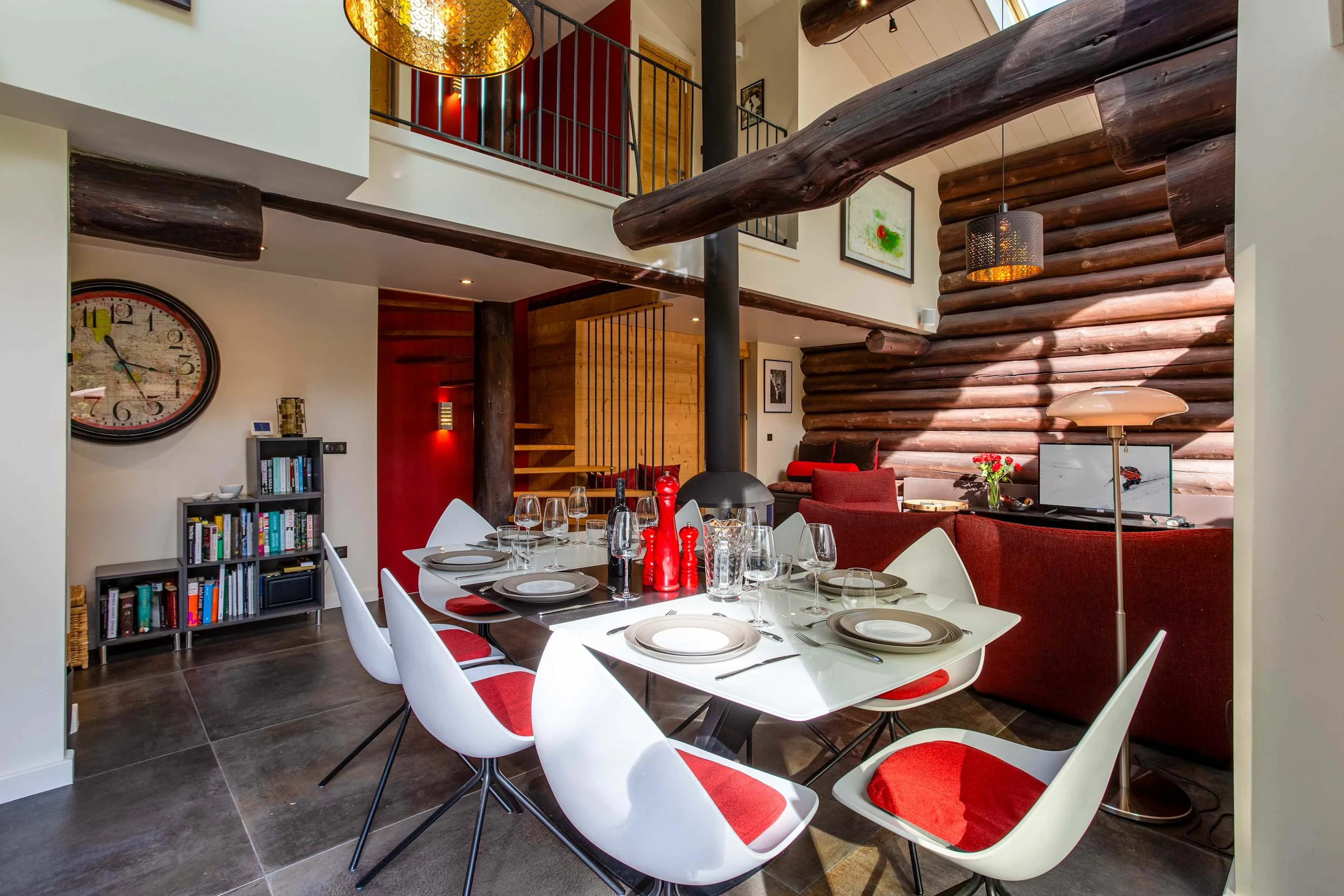 Dining table seating 6-8