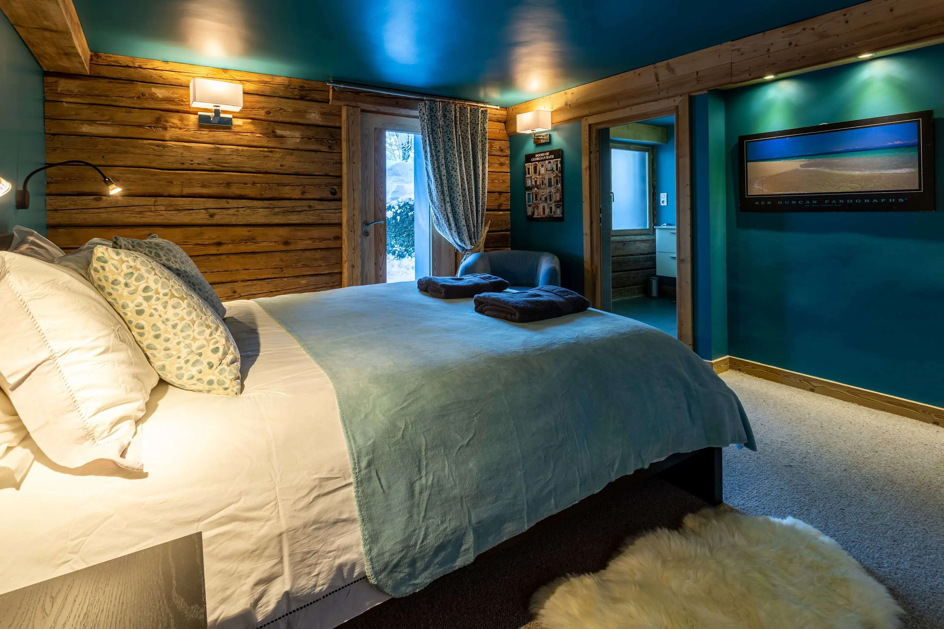 Double bedroom with ensuite bathroom