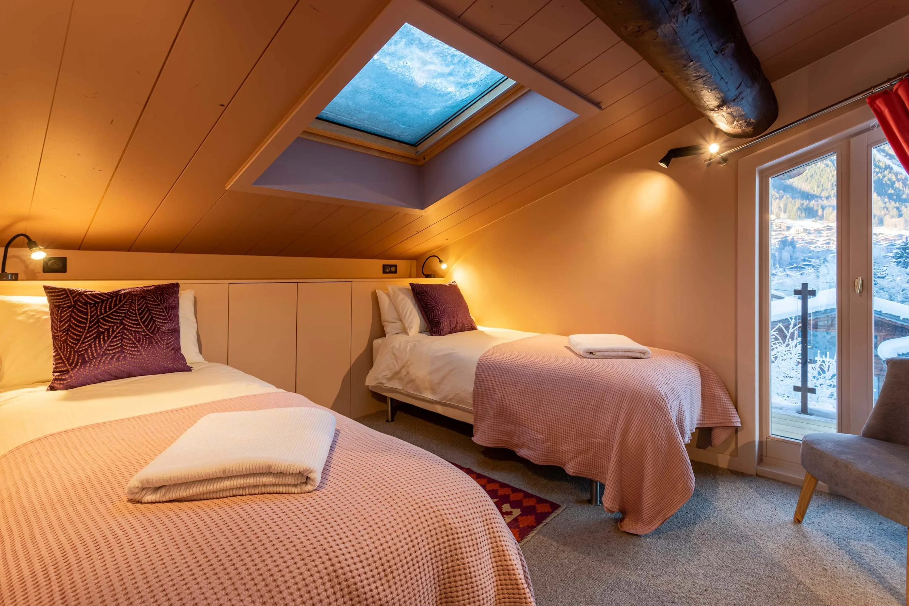 Double / Twin bedroom on top floor