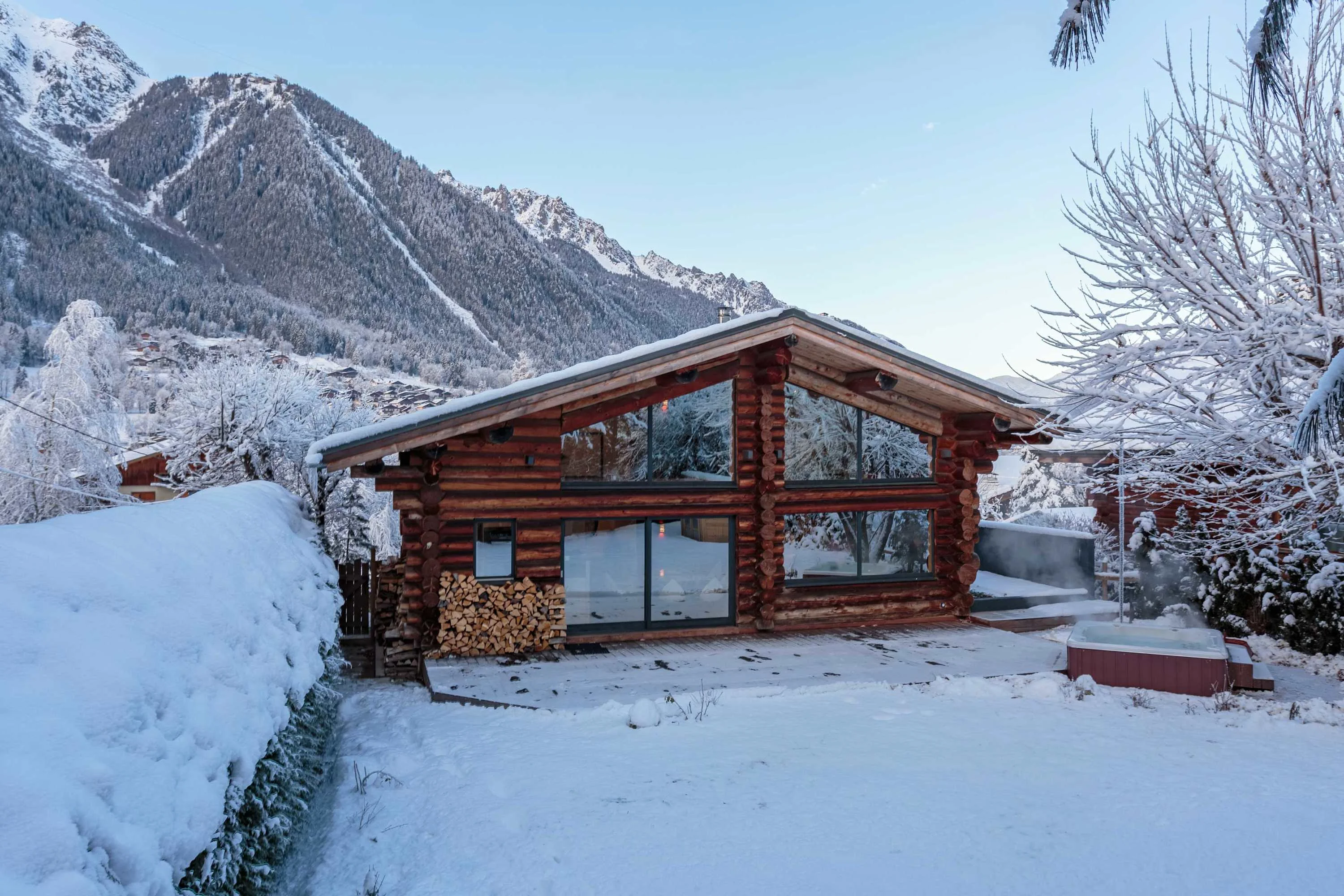 Chalet des Cimes, with mountain views